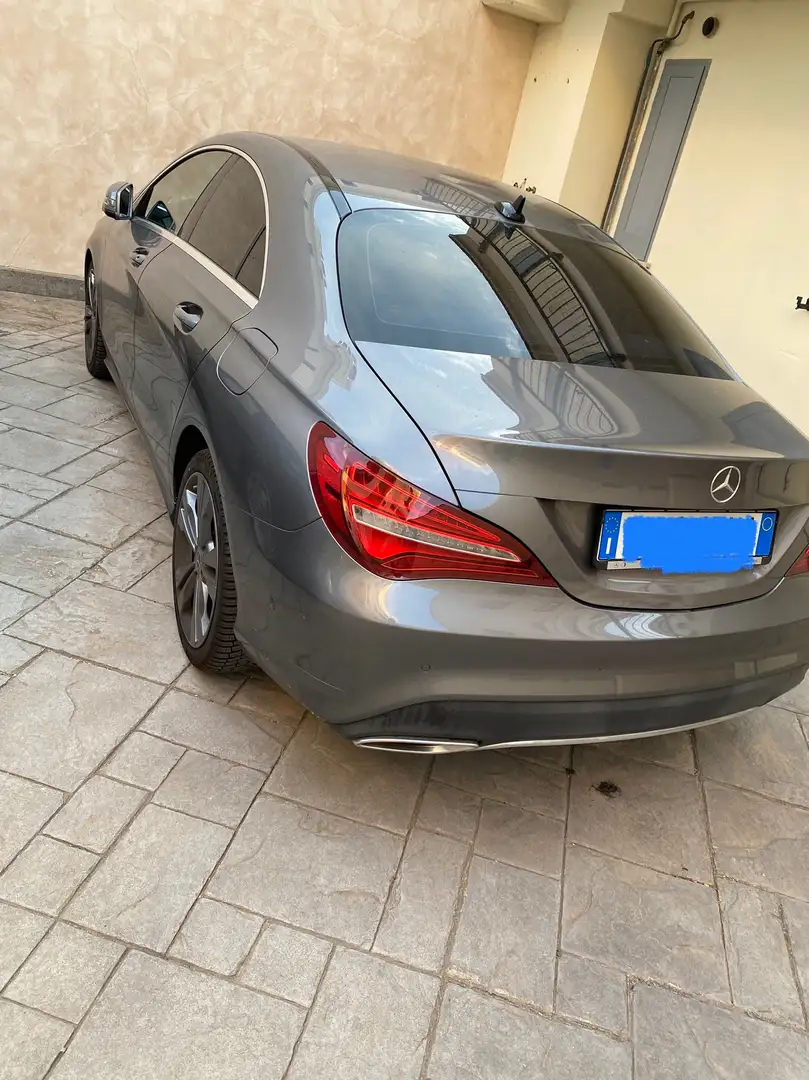 Mercedes-Benz 180 CLA180D Šedá - 2