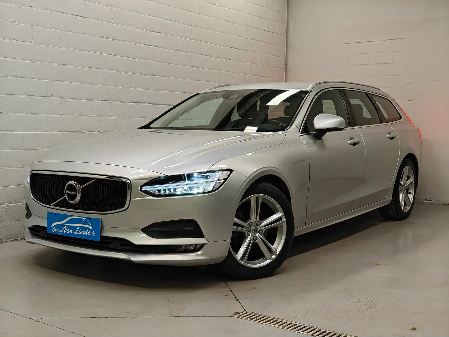Volvo V90 D3 AWD Geartronic Momentum - Apple Carplay -BTW Argent - 1