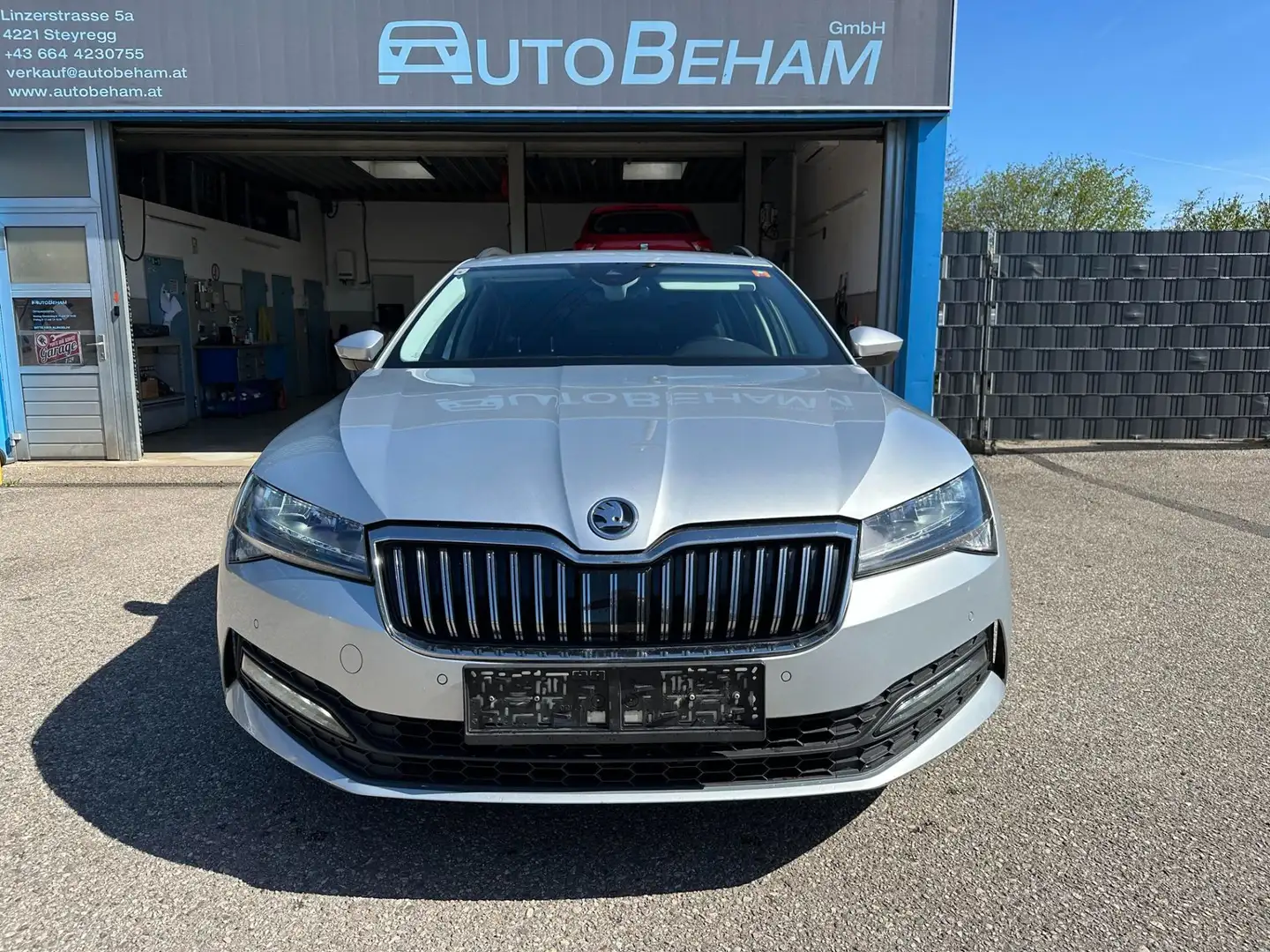 Skoda Superb Kombi 1,6 TDI Ambition DSG ACC-LED-Carplay Silber - 2