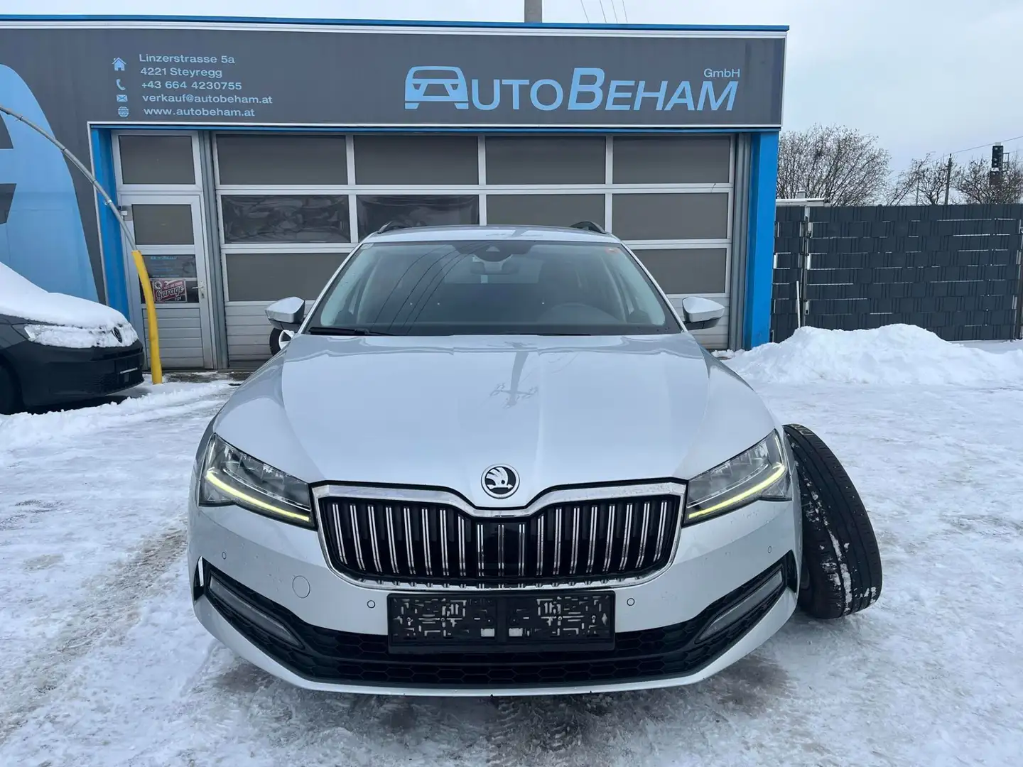 Skoda Superb Kombi 1,6 TDI Ambition DSG ACC-LED-Carplay Silber - 2