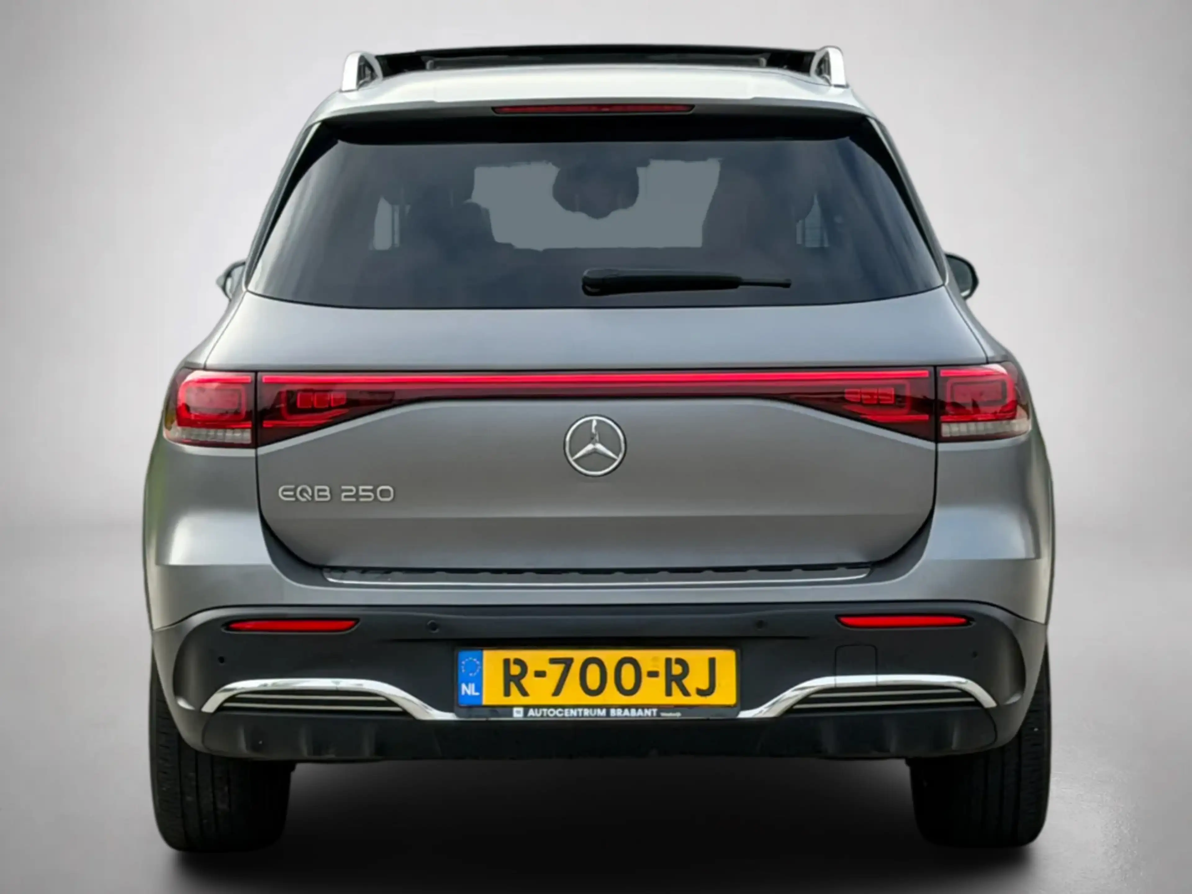 Mercedes-Benz EQB 250 AMG Line 7p. 67 kWh 93% SoH(NL-auto, 1e Eig, Deale — photo 11