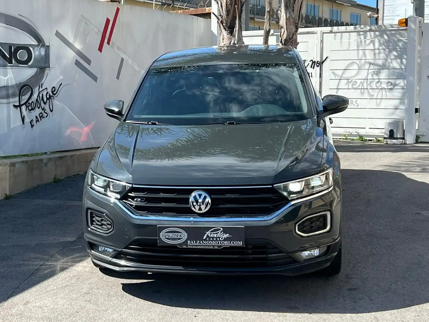 Volkswagen T-Roc 2.0TDI R-LINE DSG 150CV 2019 Grigio - 2