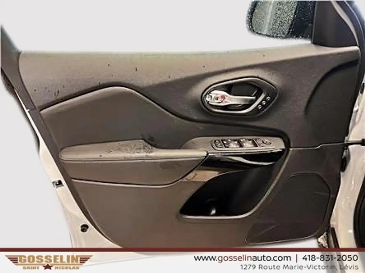 Jeep Cherokee снимка Jeep Cherokee