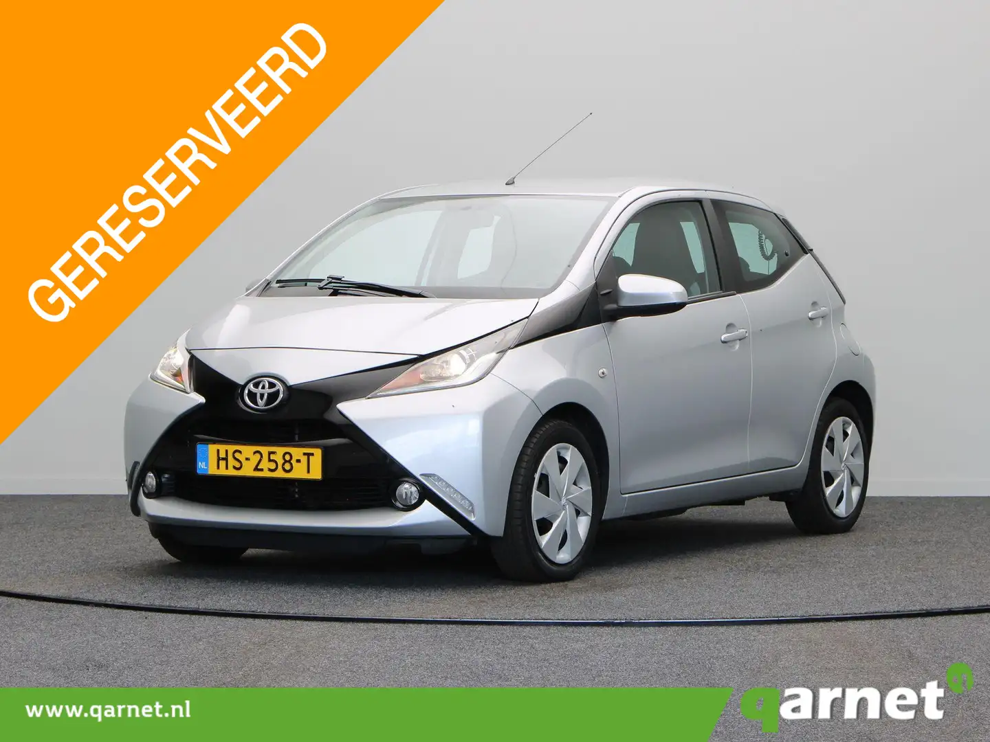 Toyota Aygo 1.0 VVT-i x-play | Cruise Control | Achteruitrijca Gris - 1