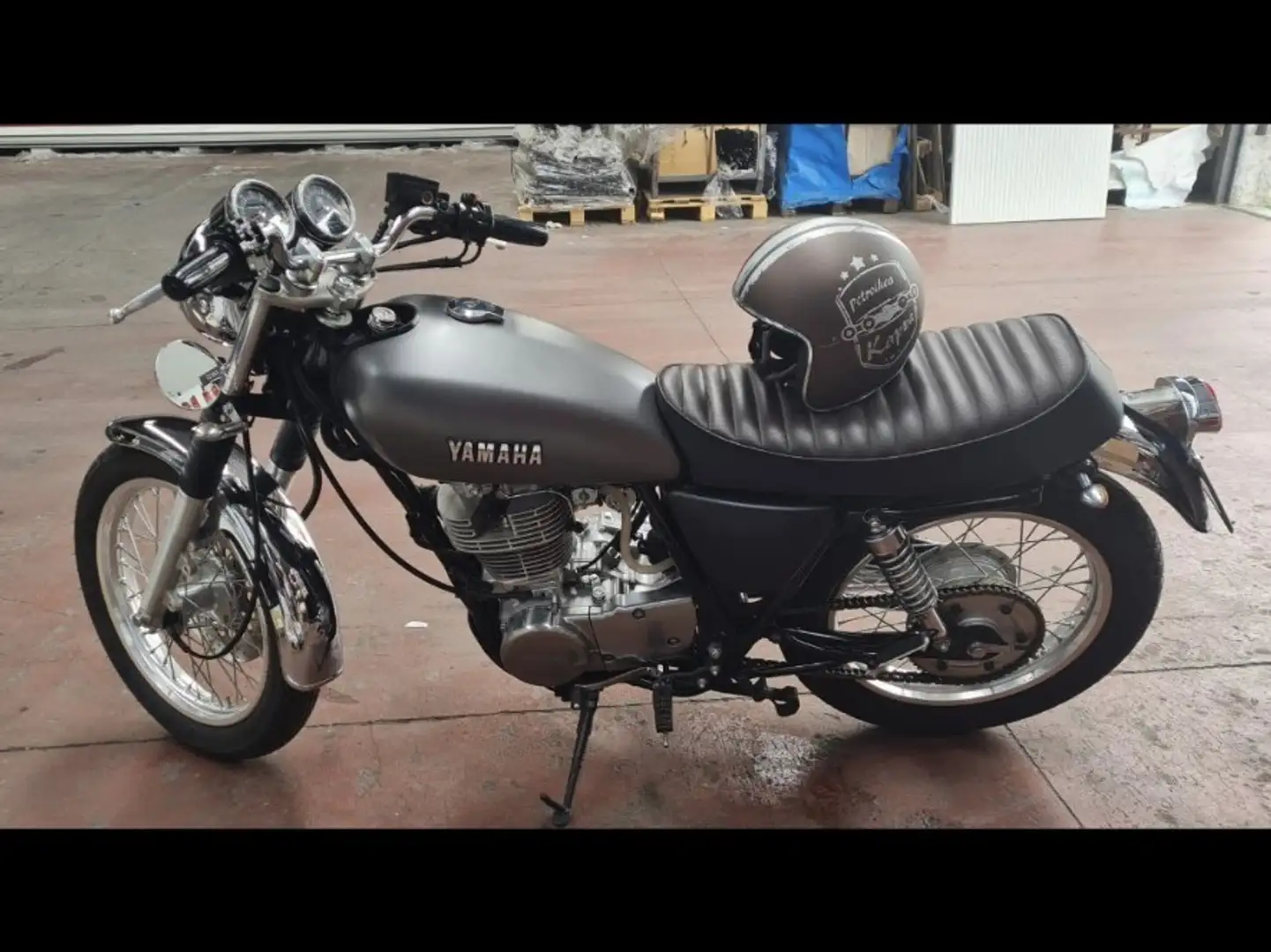 Yamaha SR 400 Grau - 2