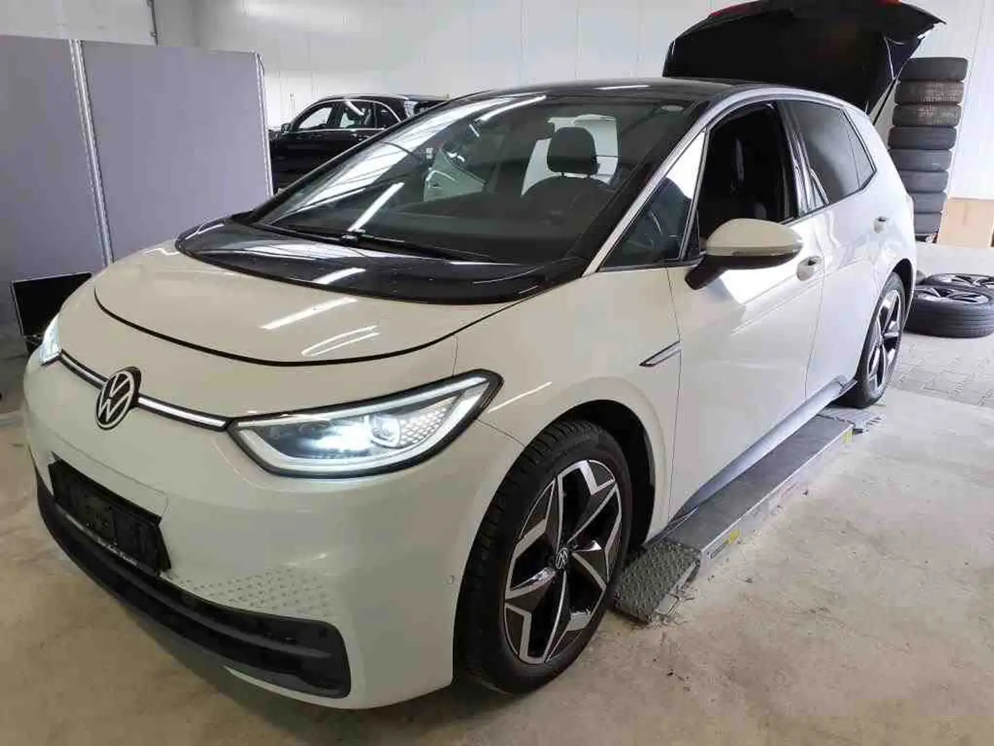 Volkswagen ID.3 Pure Matrix/ACC/Navi/Sitzhzg/RFK/Alu19 Weiß - 2