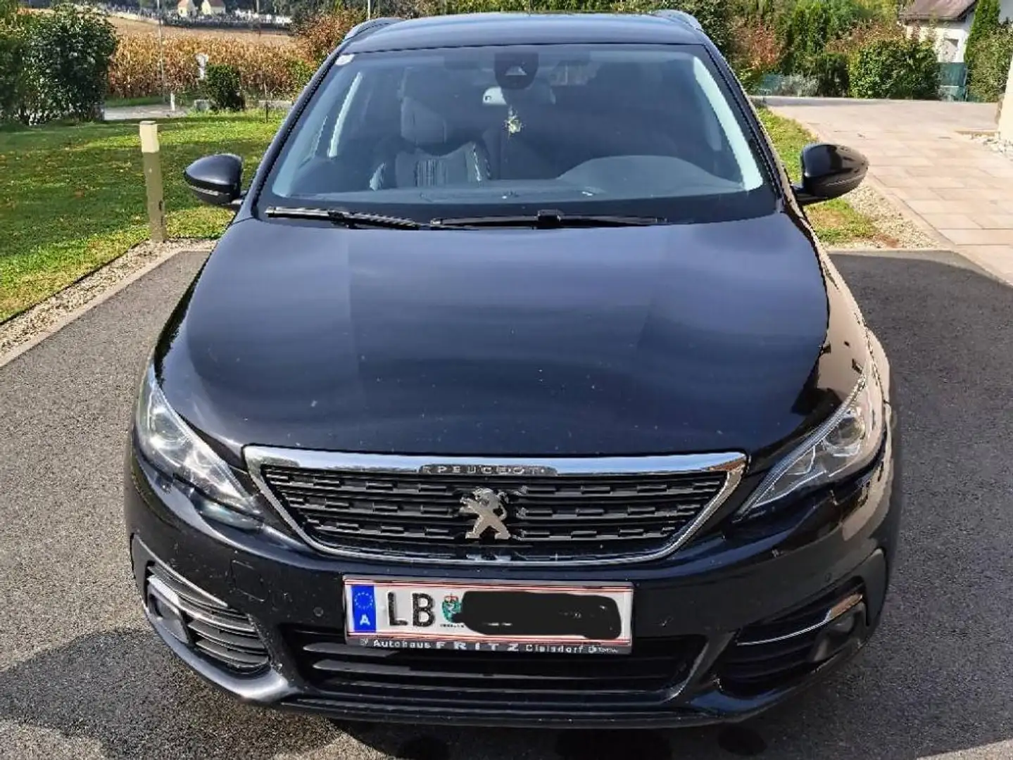 Peugeot 308 308 SW 1,5 BlueHDI 130 Allure S Schwarz - 1