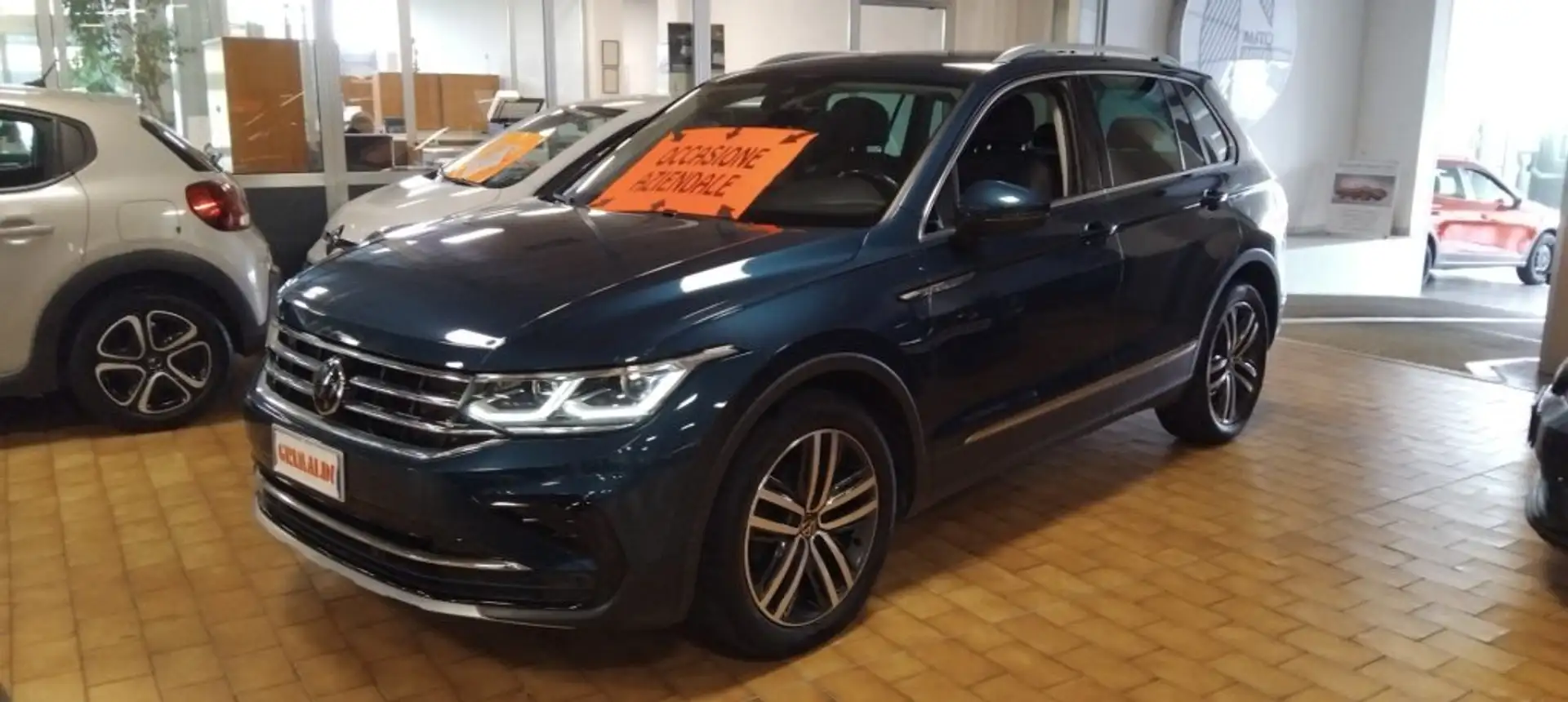 Volkswagen Tiguan 2.0 TDI 150 CV SCR DSG Life 19" MATRIX VIDEO Grigio - 1