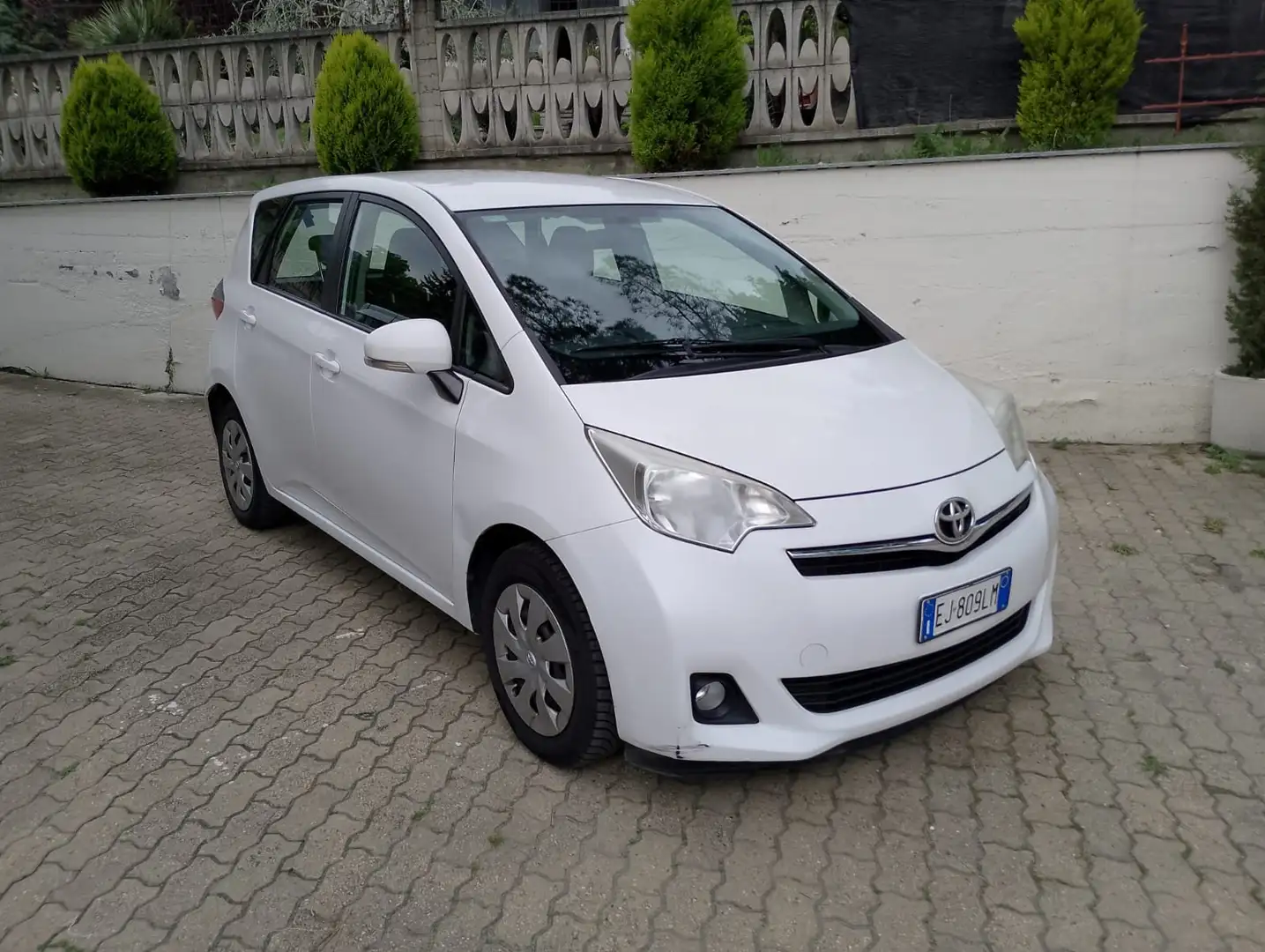 Toyota Verso-S Verso-S 1.4d Active mt Alb - 2