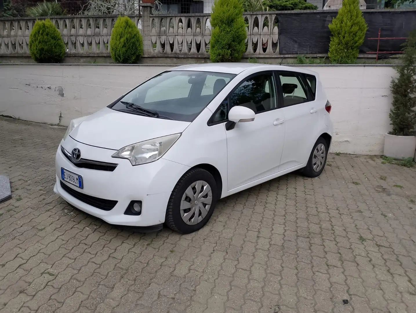 Toyota Verso-S Verso-S 1.4d Active mt Alb - 1