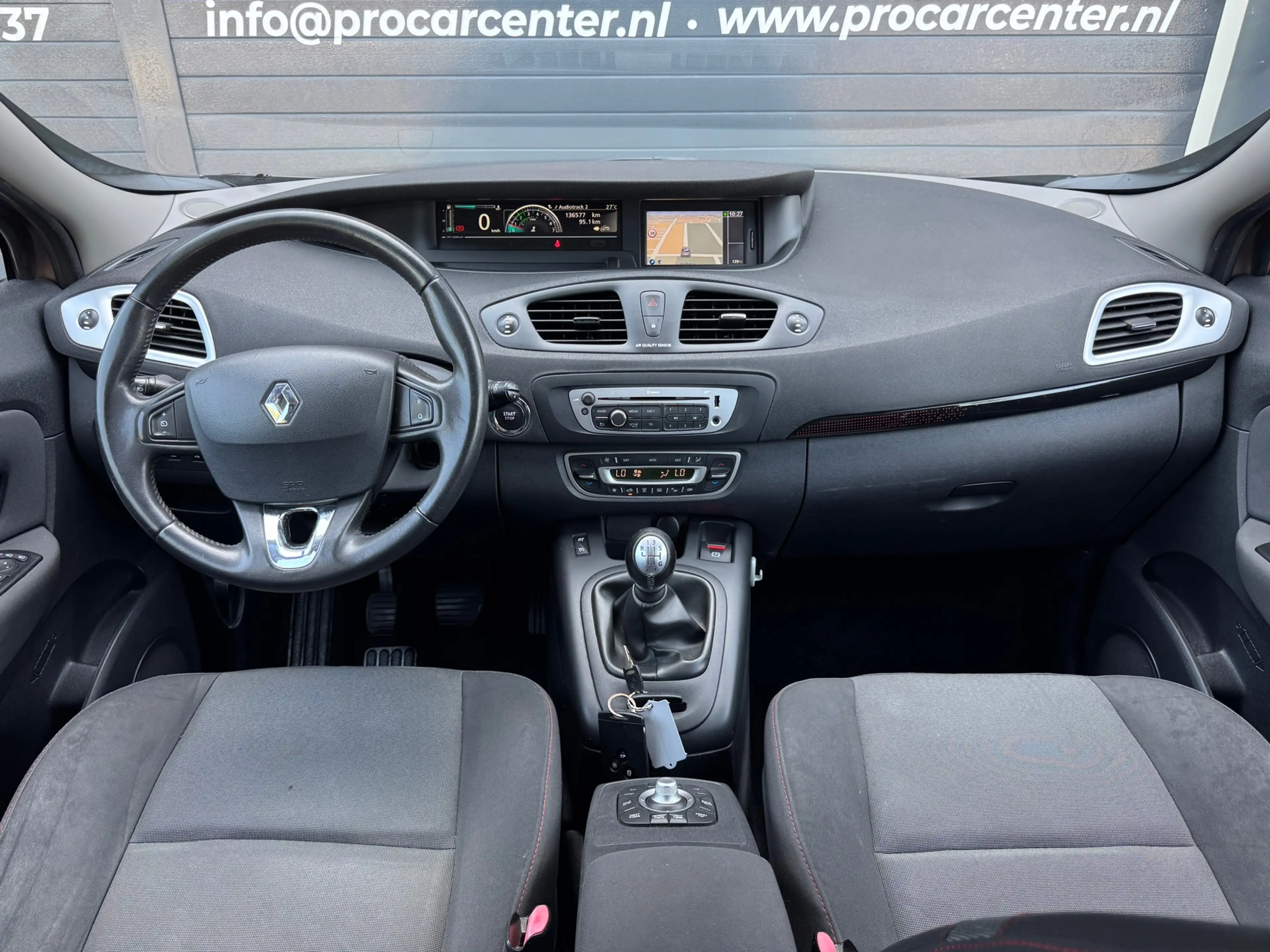 Renault Grand Scenic 1.2 TCe Bose CLIMATE | CRUISE | NAVI | PDC | KEYLE — photo 3