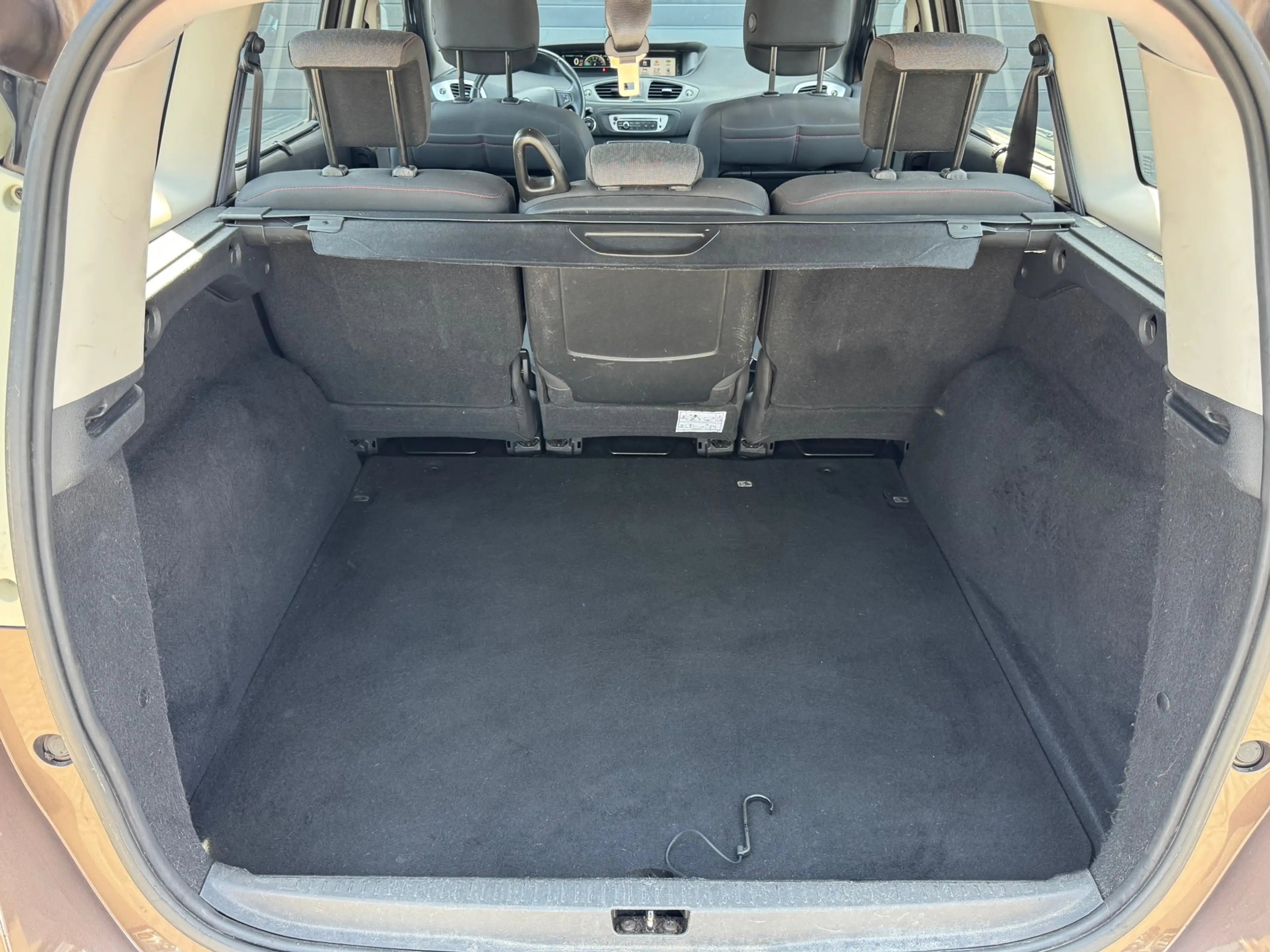 Renault Grand Scenic 1.2 TCe Bose CLIMATE | CRUISE | NAVI | PDC | KEYLE — photo 11