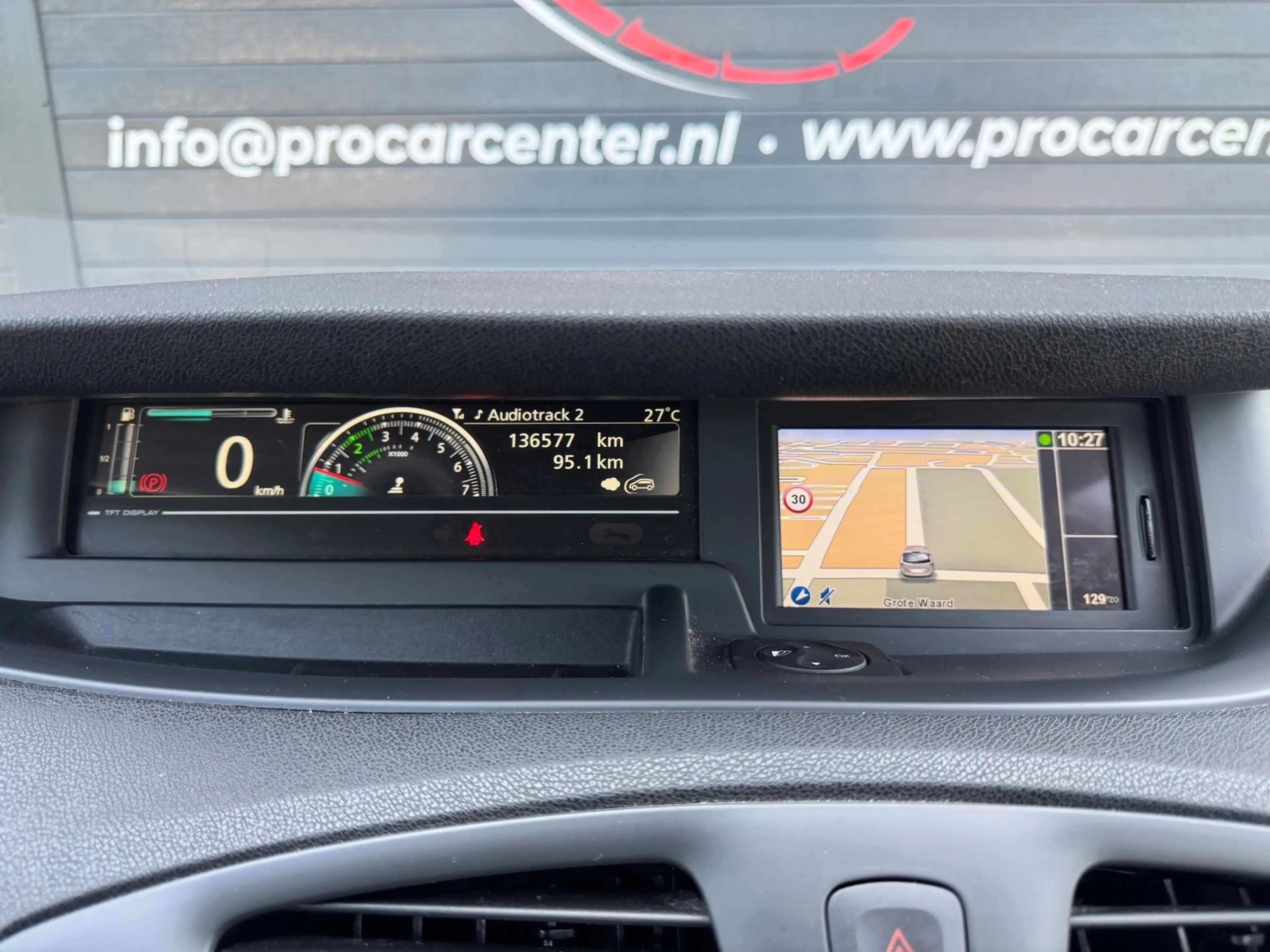 Renault Grand Scenic 1.2 TCe Bose CLIMATE | CRUISE | NAVI | PDC | KEYLE — photo 15