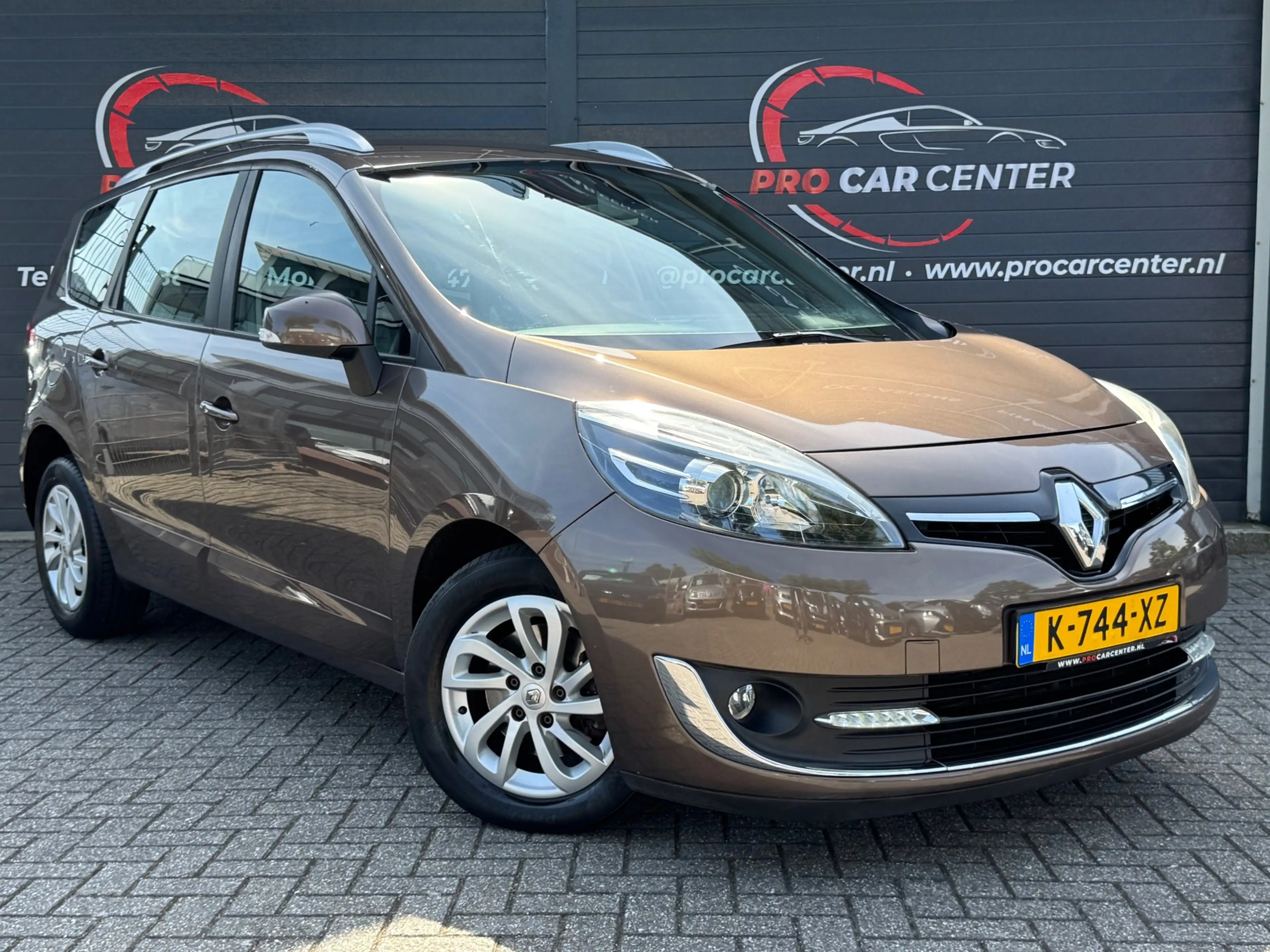 Renault Grand Scenic 1.2 TCe Bose CLIMATE | CRUISE | NAVI | PDC | KEYLE — photo 5
