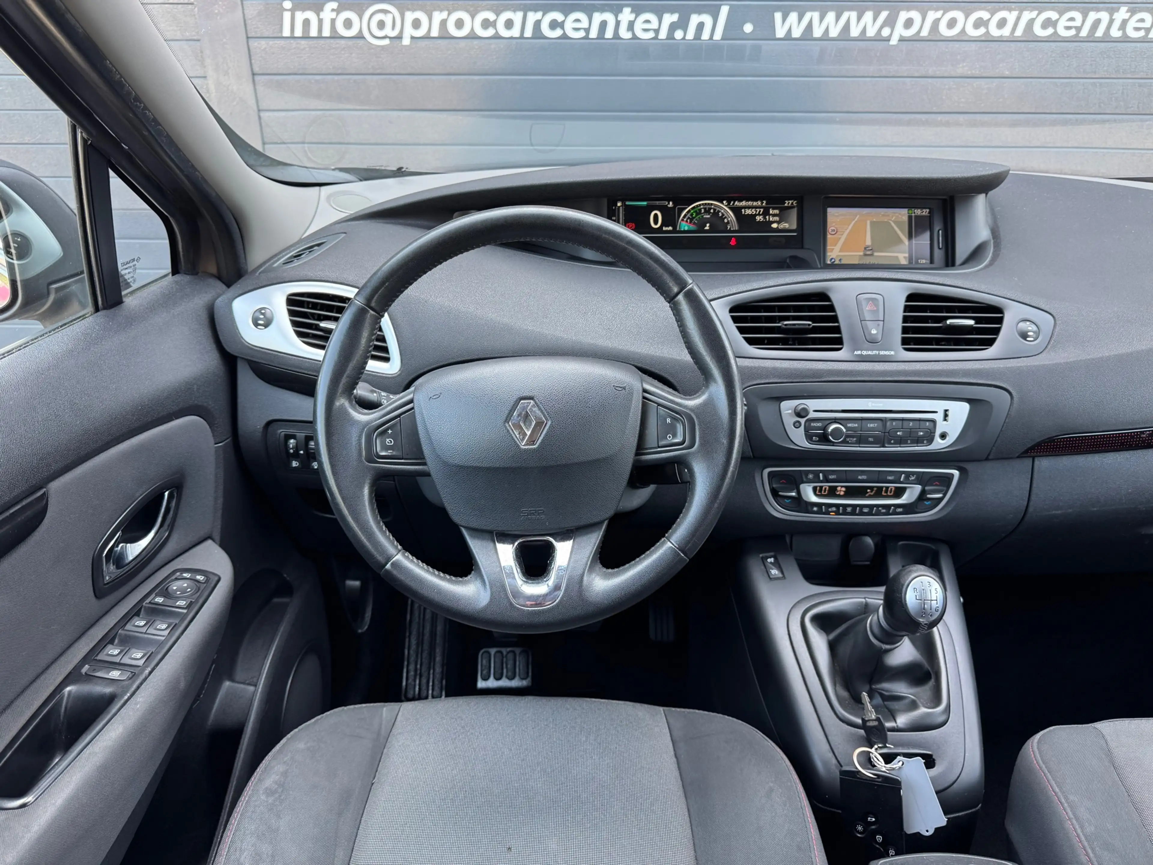 Renault Grand Scenic 1.2 TCe Bose CLIMATE | CRUISE | NAVI | PDC | KEYLE — photo 14