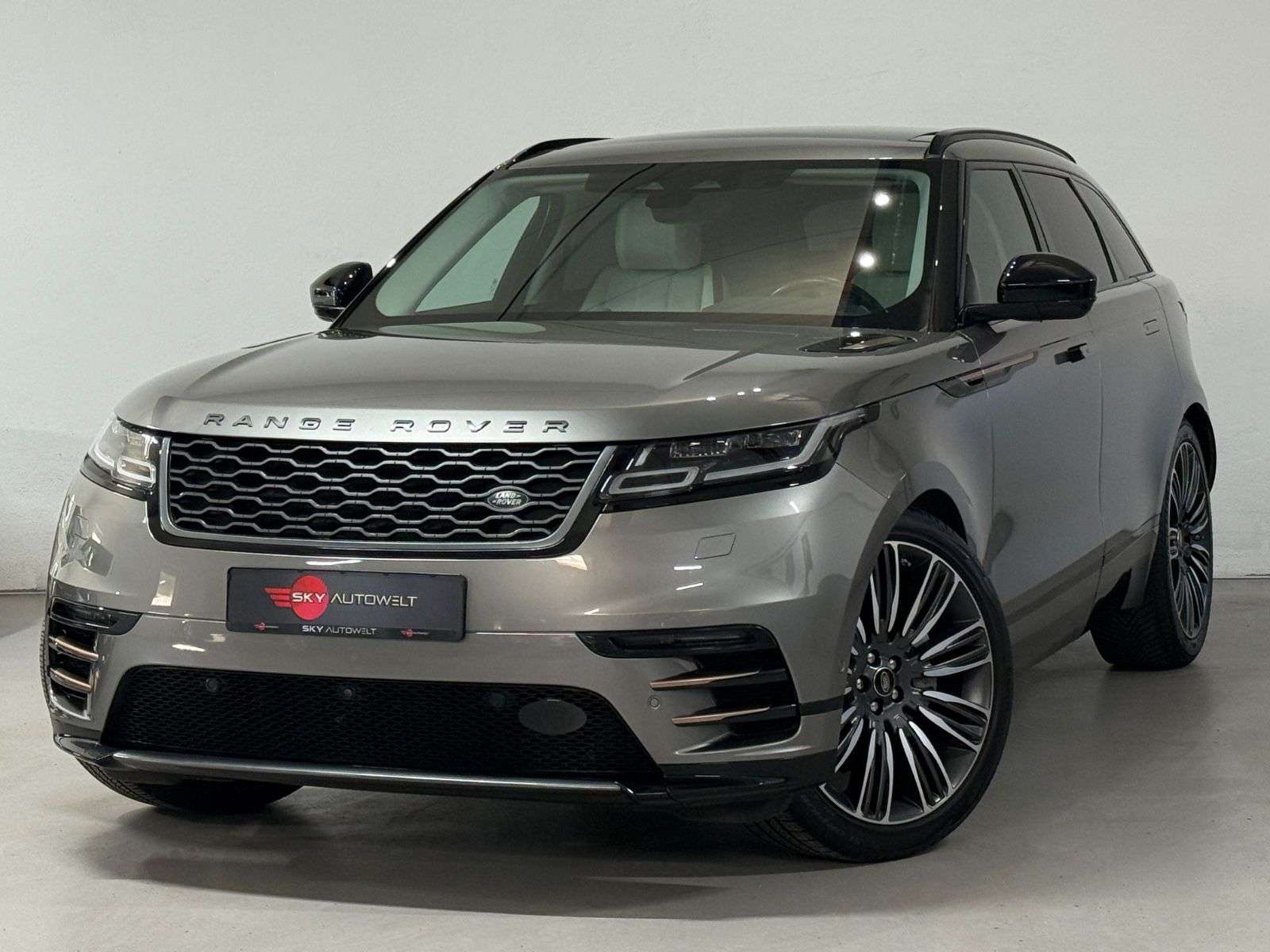 Second hand Land Rover Range Rover Velar 2.0