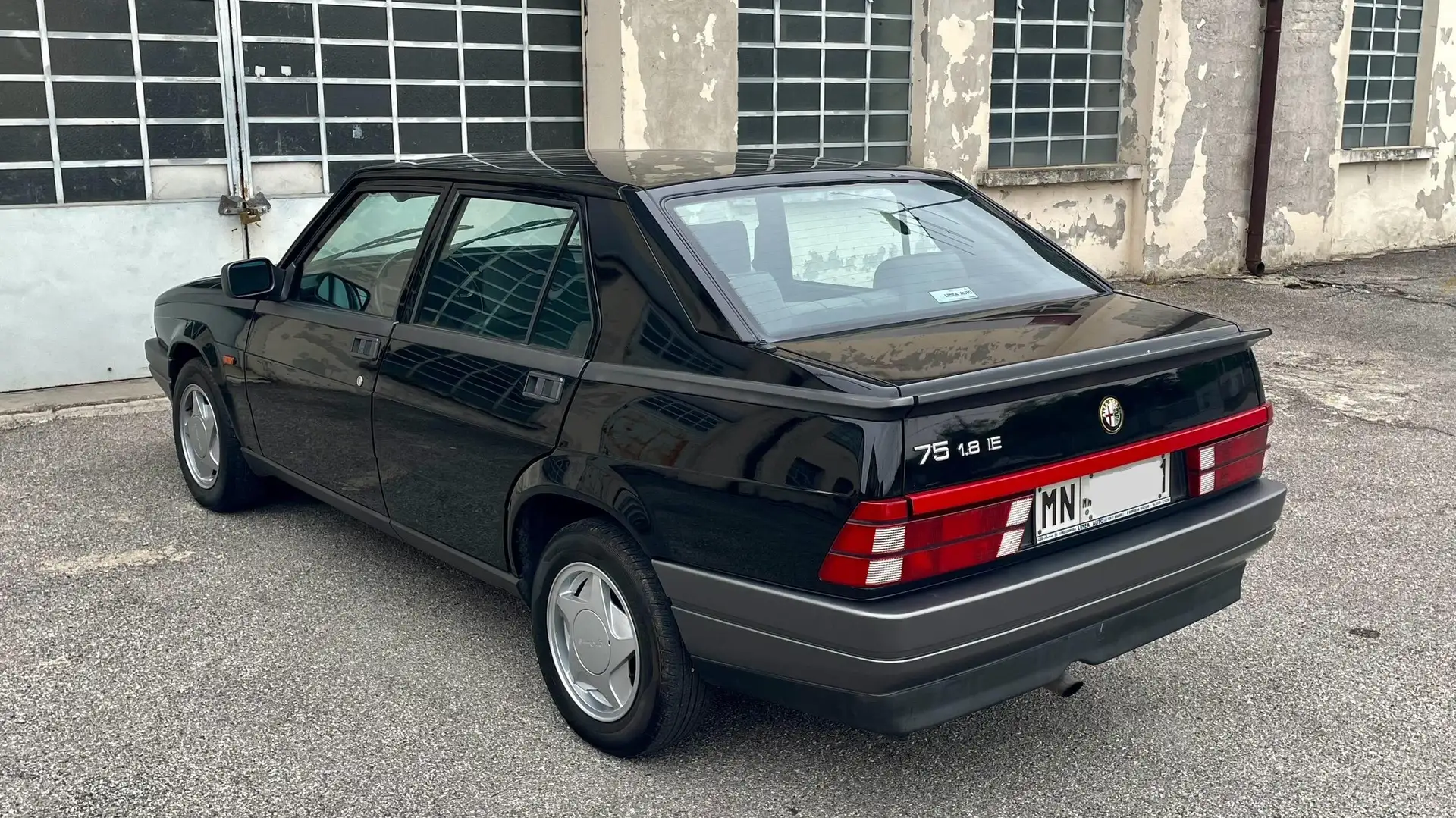 Alfa Romeo 75 75 1.8 ie Nero - 1