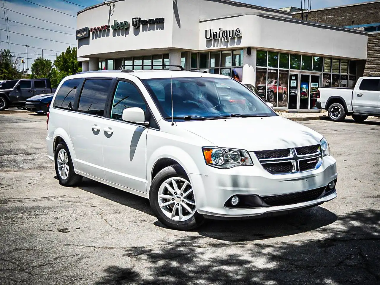 Dodge Grand Caravan снимка Dodge Grand Caravan