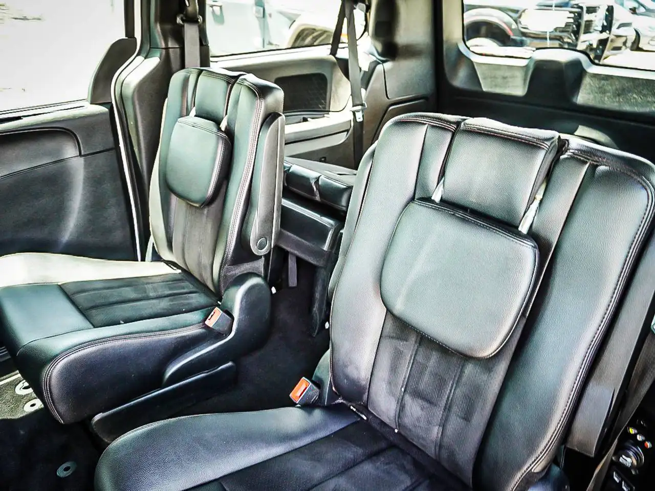 Dodge Grand Caravan снимка Dodge Grand Caravan