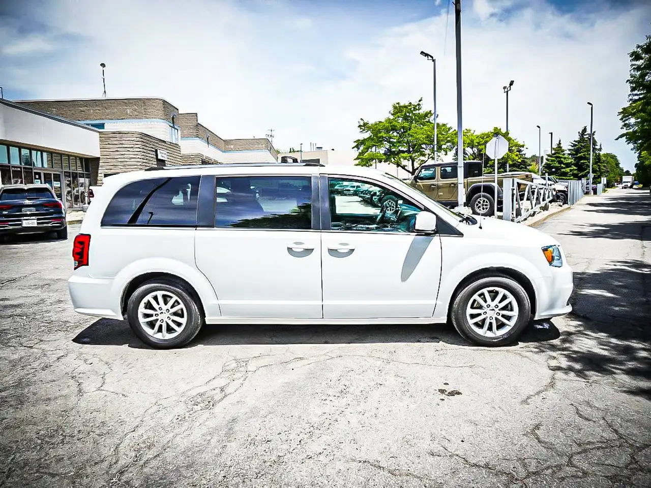 Dodge Grand Caravan снимка Dodge Grand Caravan