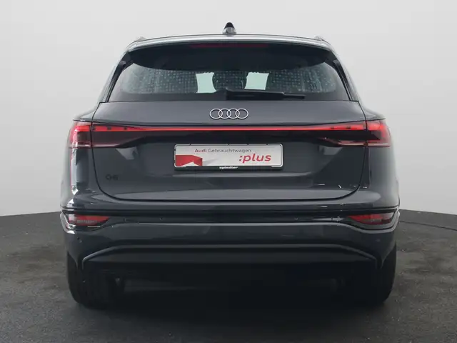 Audi Q6 view 6