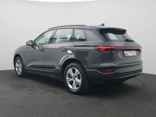 Audi Q6 view 5