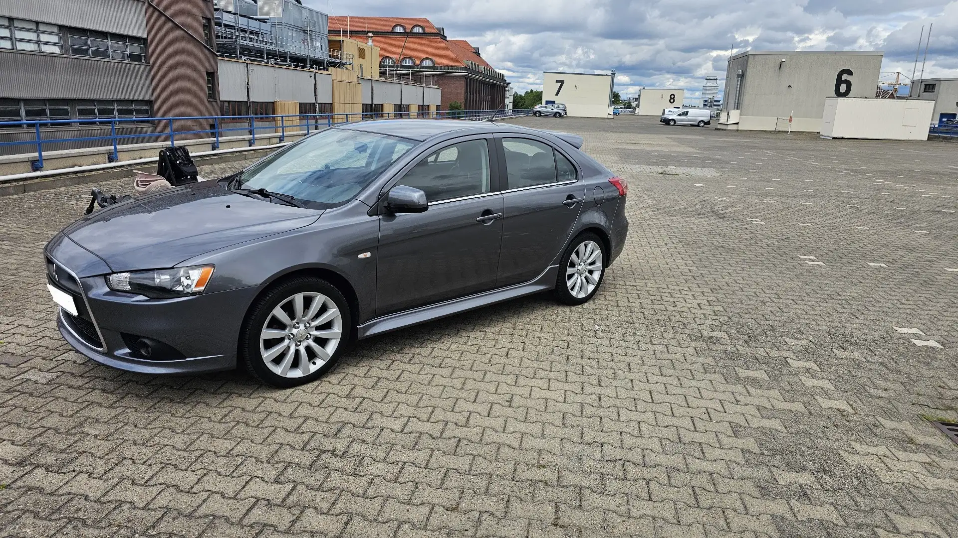 Mitsubishi Lancer Intense Grau - 2