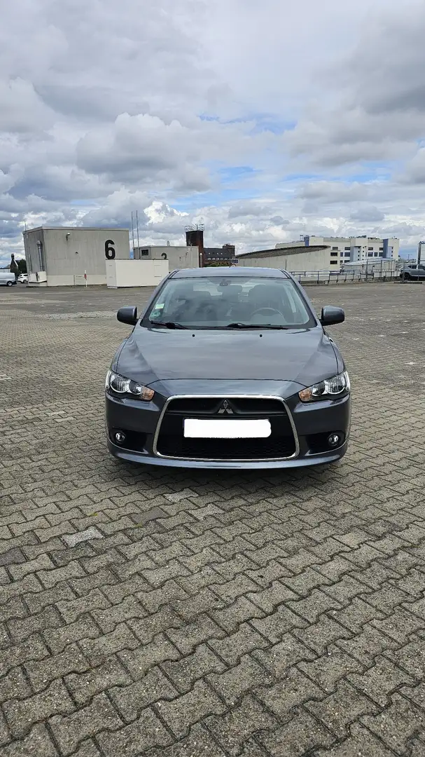 Mitsubishi Lancer Intense Grau - 1