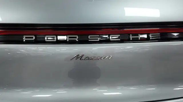 Porsche Macan view 13