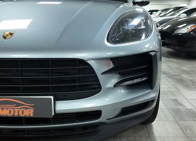 Porsche Macan view 10