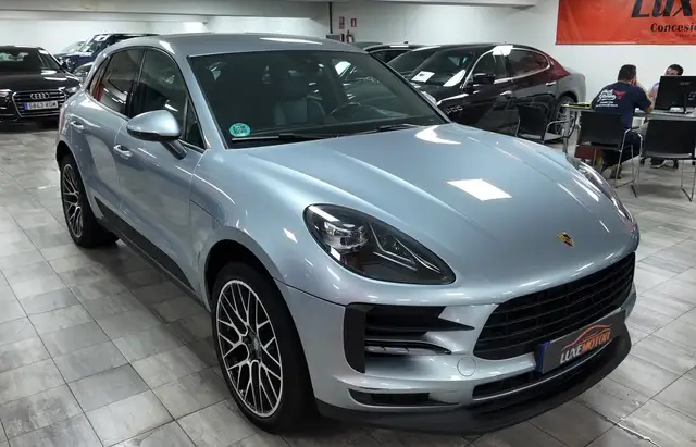 Porsche Macan view 8