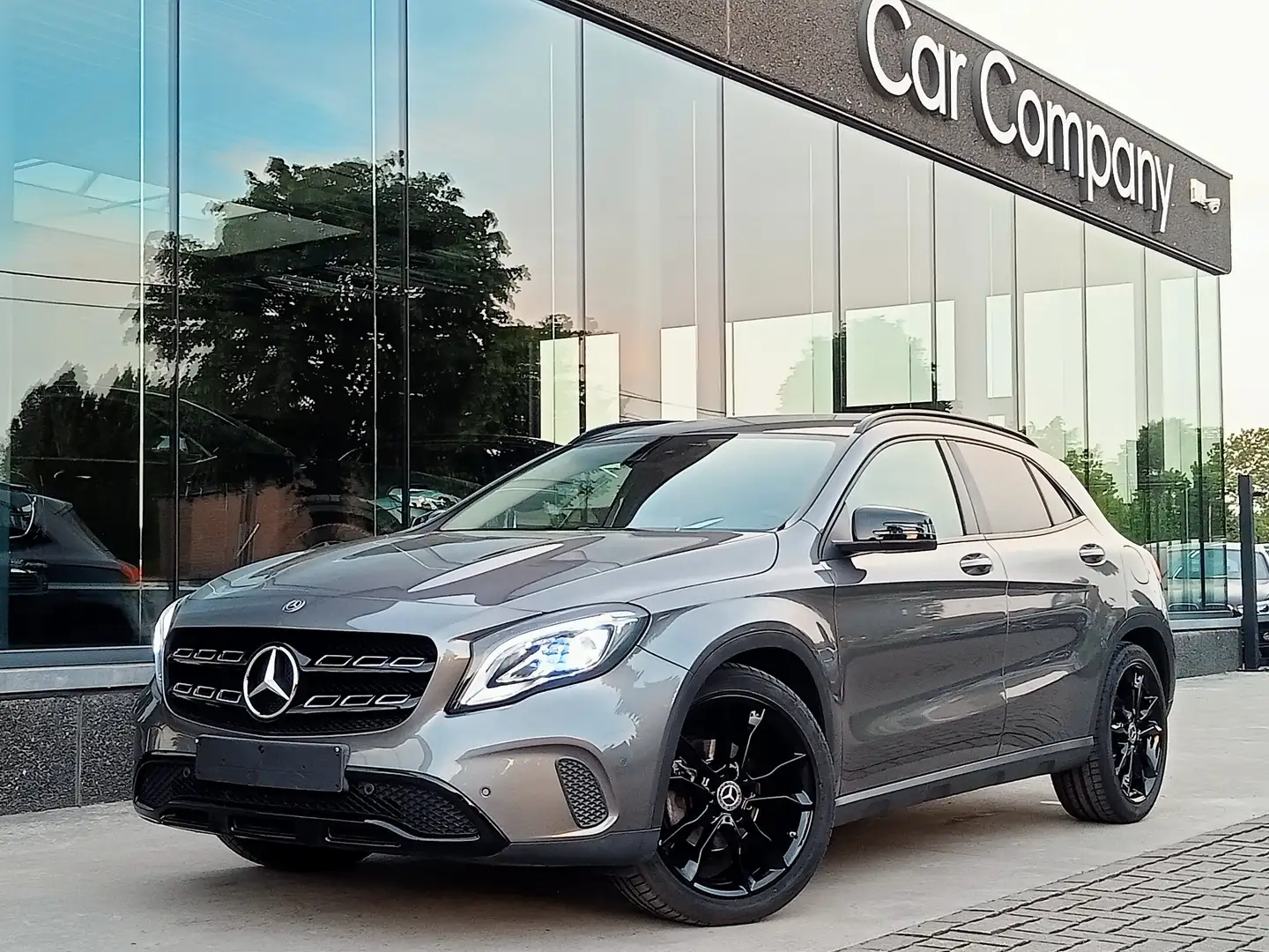 Mercedes-Benz GLA 180 d SPORT*GPS*CAMERA*MEM.SEATS*LEDER*XENON*ZETELVERW Šedá - 1