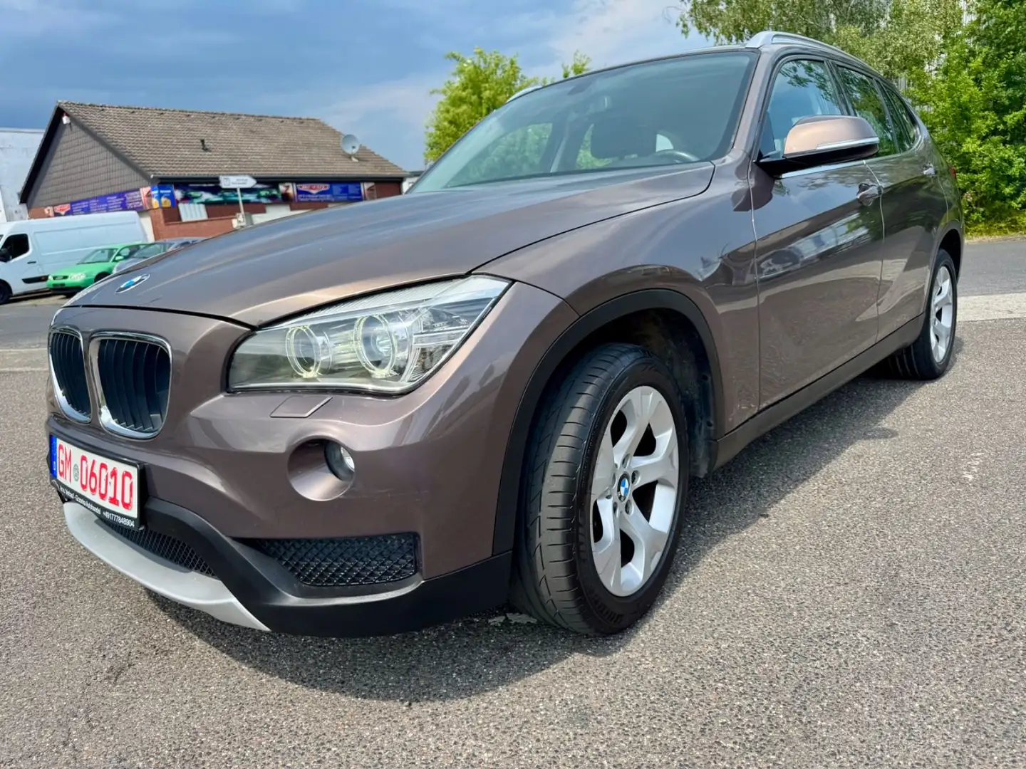 BMW X1 Baureihe X1 18 i sDrive AhkXenonKlimaPdcTop smeđa - 1
