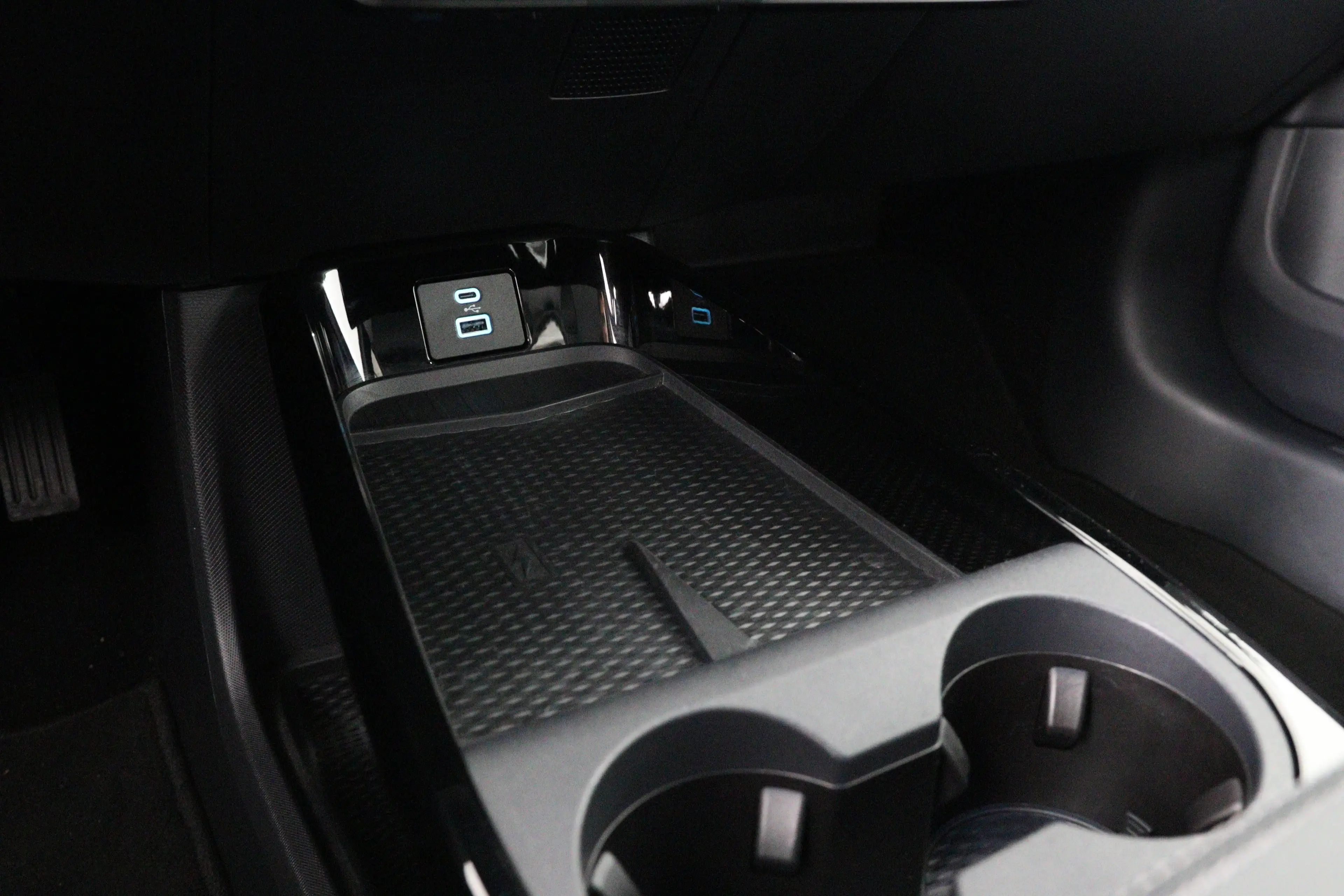 Ford Mustang Mach-E RWD 75 kWh | Achteruitrijcamera | Airco (automatis — photo 41