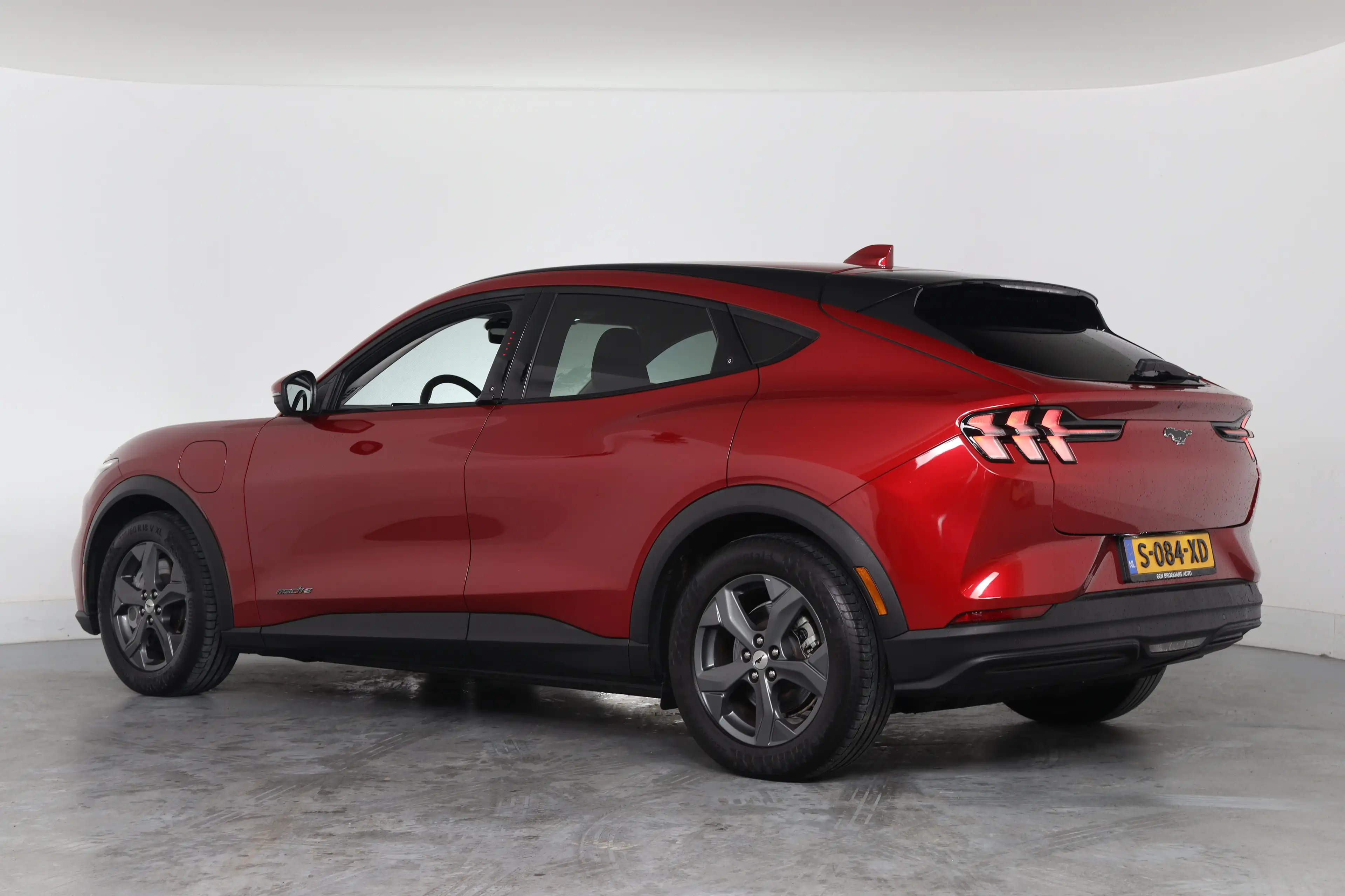 Ford Mustang Mach-E RWD 75 kWh | Achteruitrijcamera | Airco (automatis — photo 3