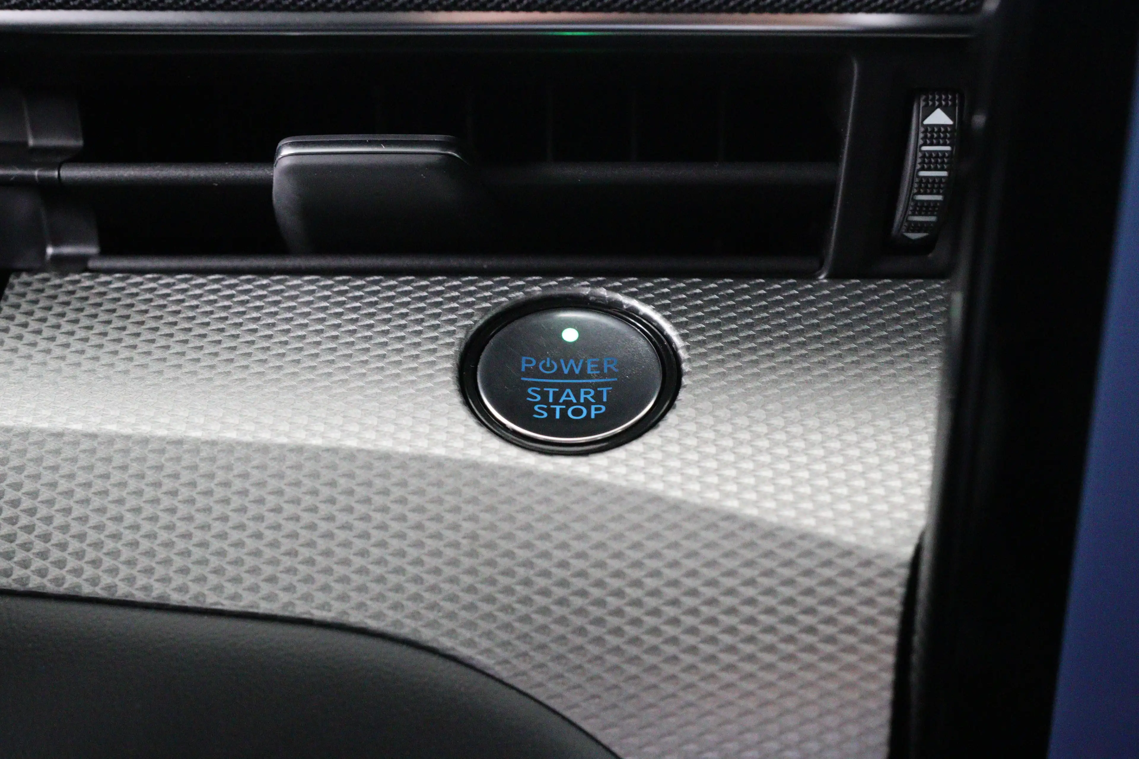 Ford Mustang Mach-E RWD 75 kWh | Achteruitrijcamera | Airco (automatis — photo 28