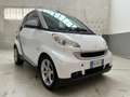 smart forTwo Cabrio 1.0 Passion 71cv Weiß - thumbnail 2
