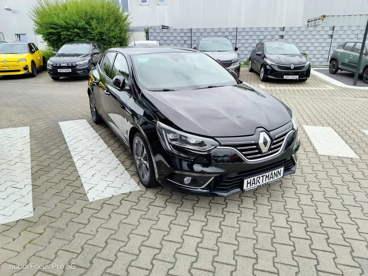 Renault Megane IV Symphony ENERGY TCe 130 Zwart - 1