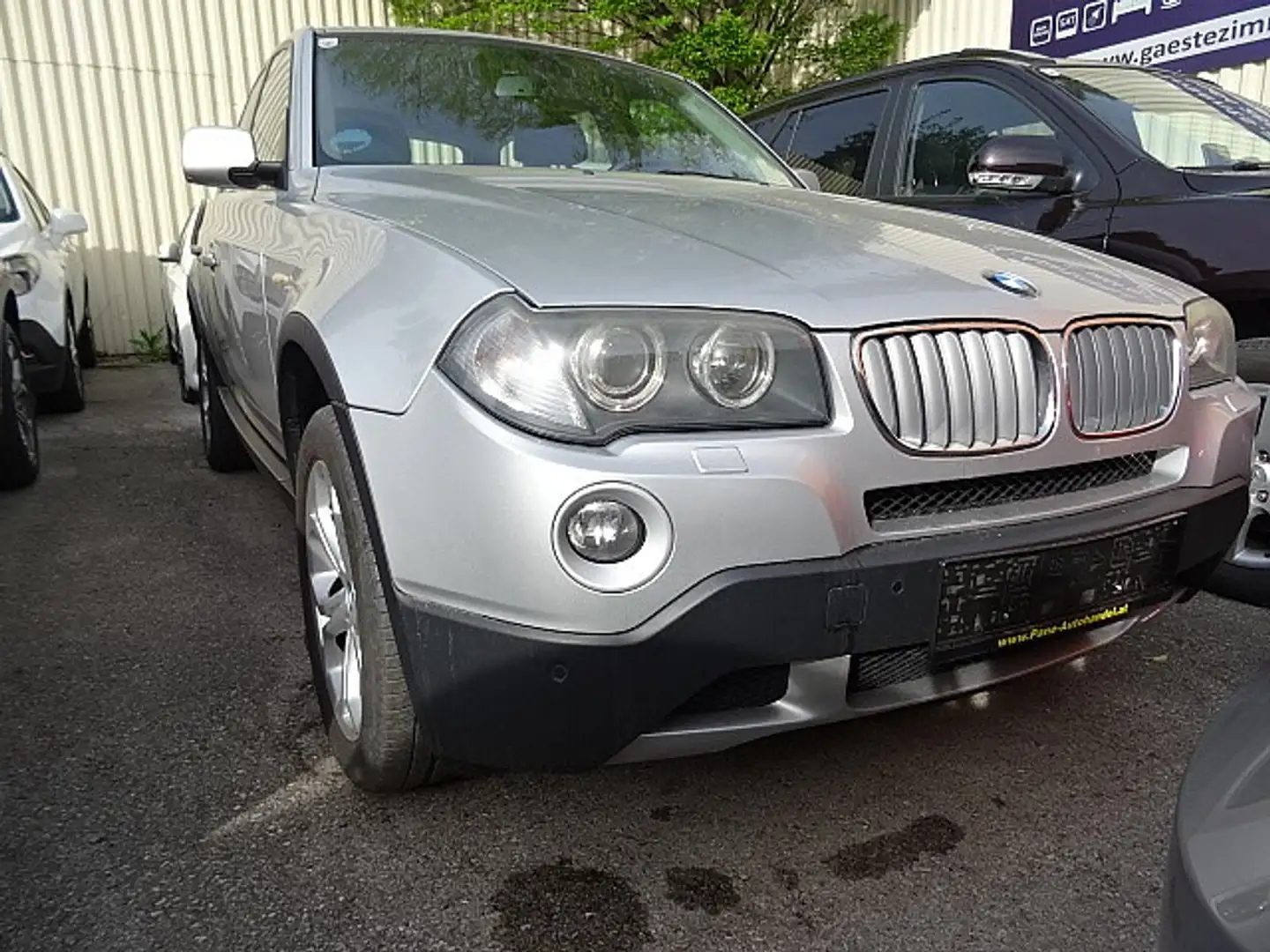 BMW X3 2,0d Silber - 1