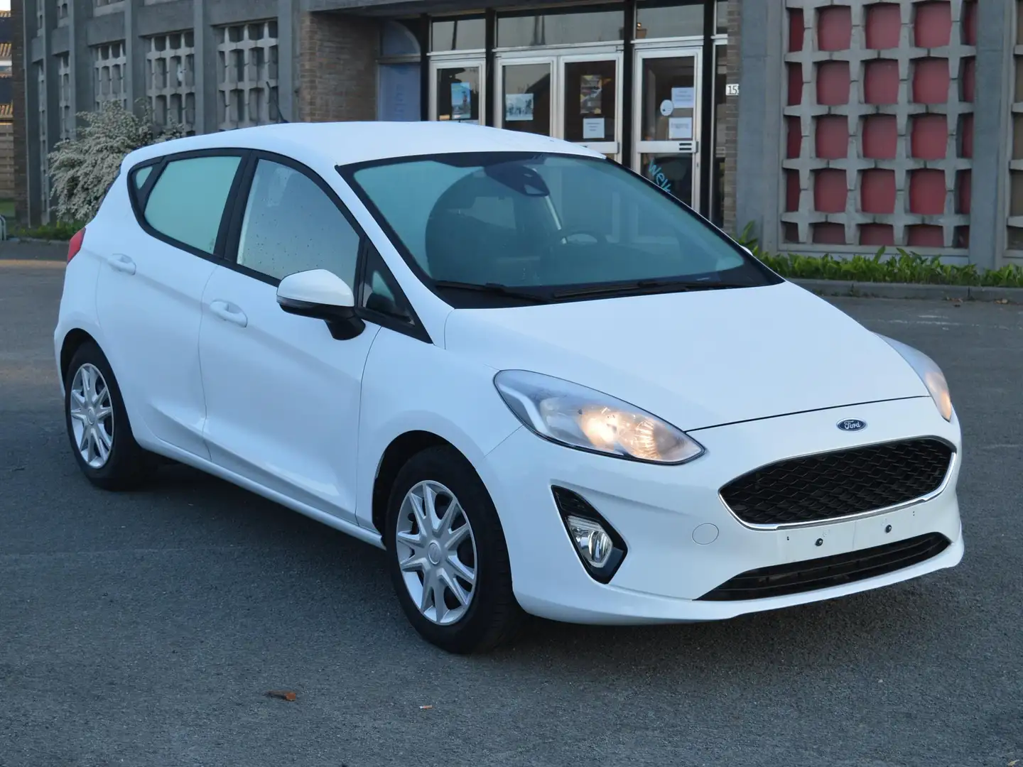 Ford Fiesta Fiesta 1.1 TREND Sensoren/airco/aplle carplay... Blanc - 1