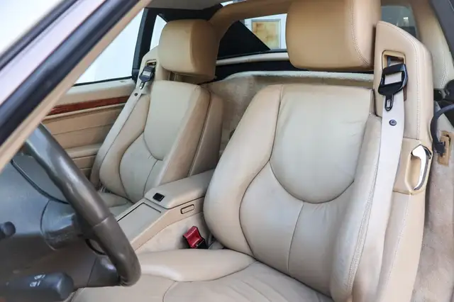 Mercedes-Benz 500 SL view 13