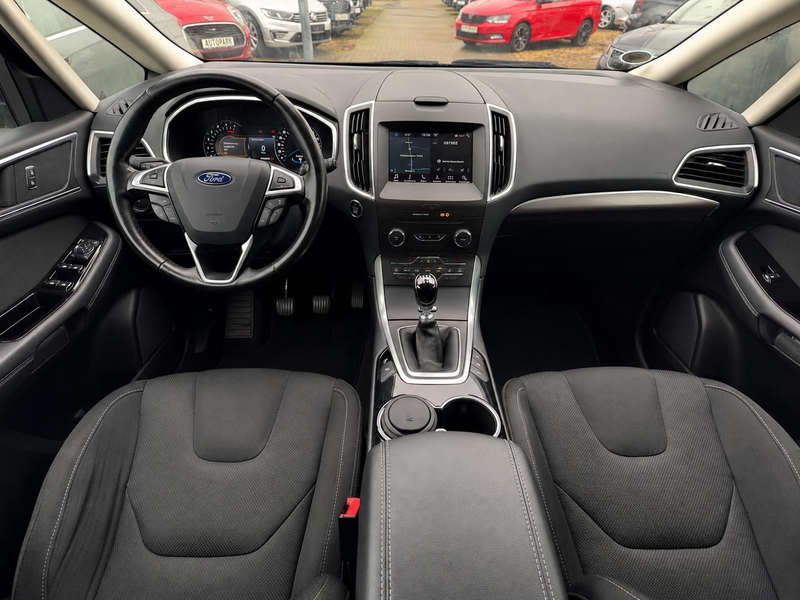Ford S-Max S-MAX Titanium *7 SITZE*NAVI*AHK*LED* — photo 9