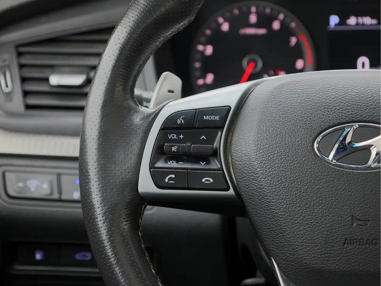Hyundai SONATA снимка Hyundai SONATA
