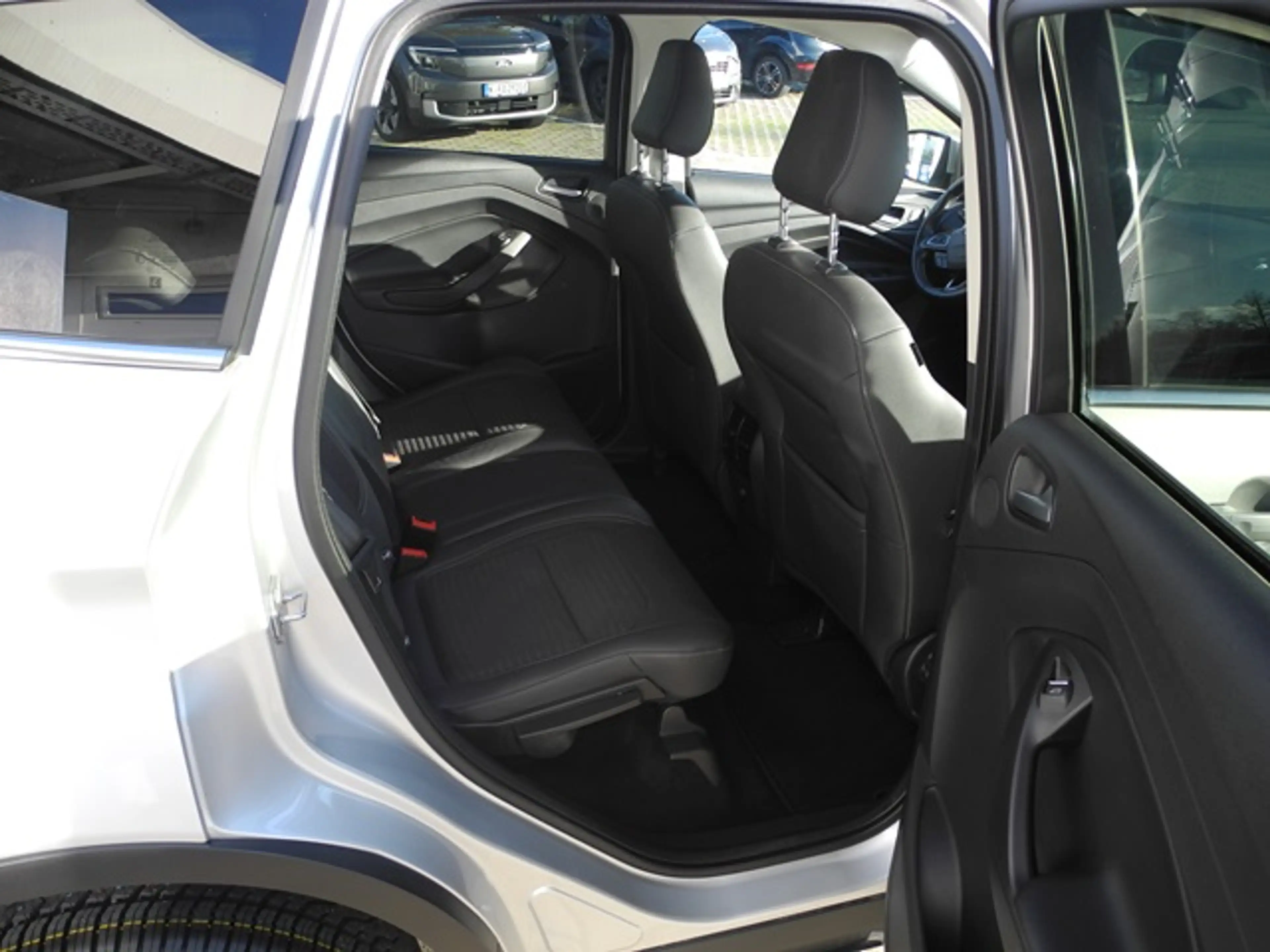 Ford Kuga 2.0 TDCi 4x4 Aut. Titanium - Xenon, AHK, Navi, TW — photo 6