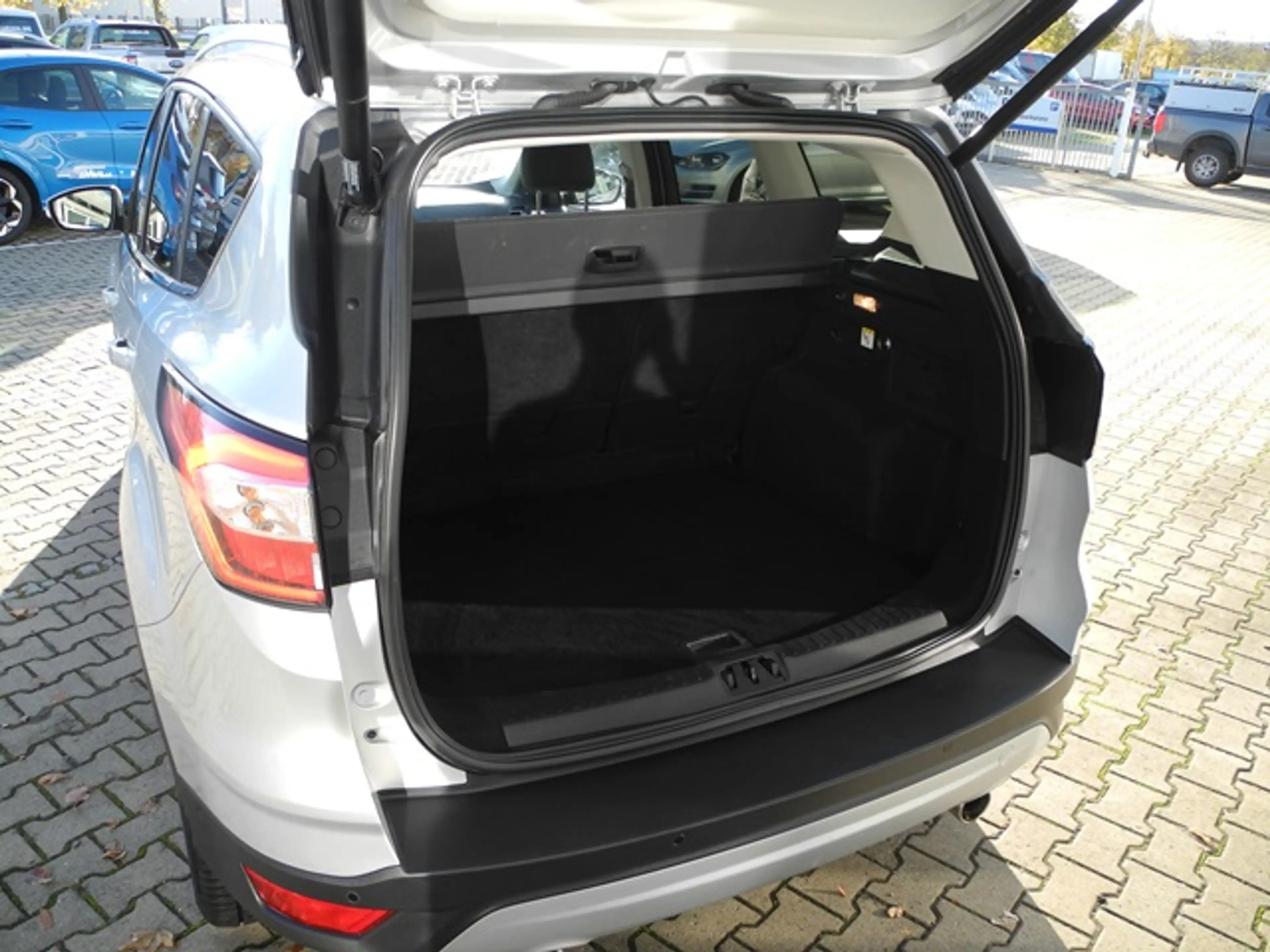 Ford Kuga 2.0 TDCi 4x4 Aut. Titanium - Xenon, AHK, Navi, TW — photo 7