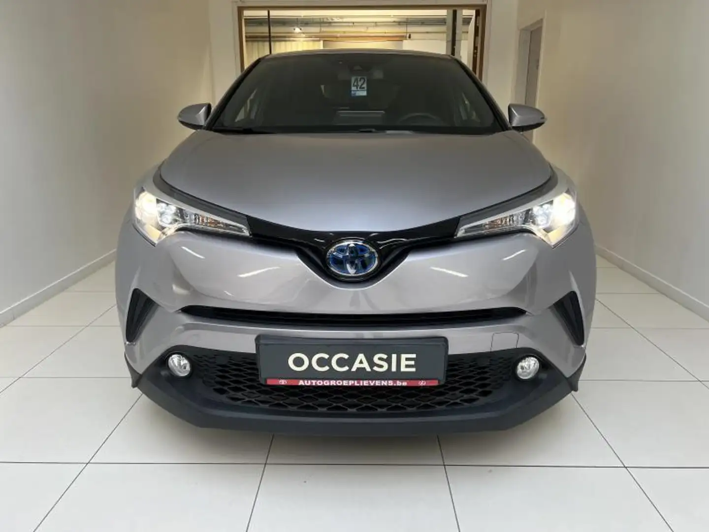Toyota C-HR C-LUB 1.8 HYB CVT Argent - 2