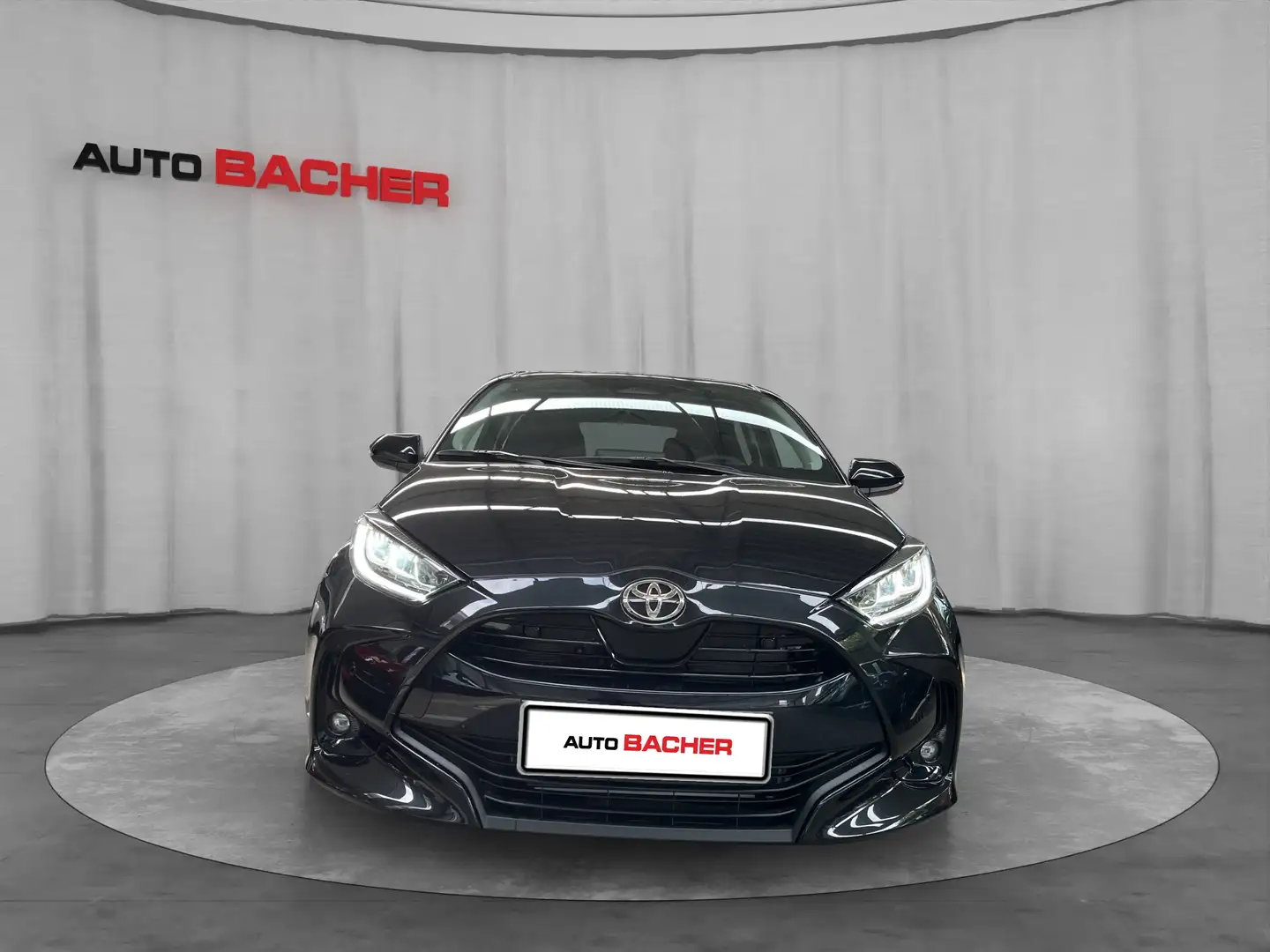 Toyota Yaris 1,5 l, 116 PS Active Drive Schwarz - 2
