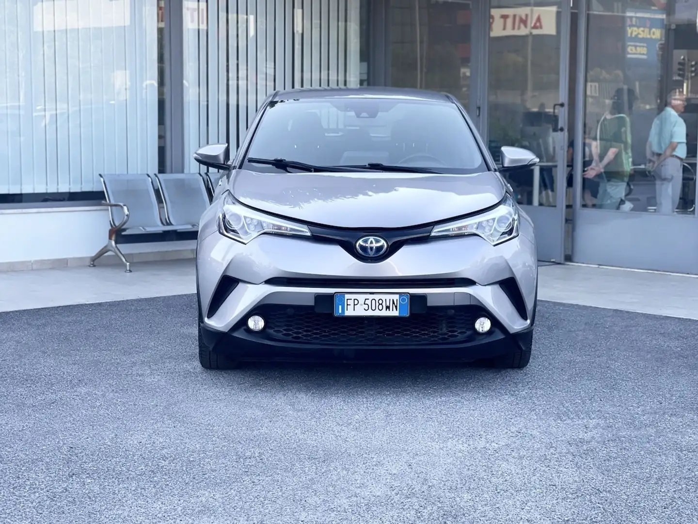 Toyota C-HR 1.8 Hybrid 98CV E6 Automatica - 2019 Zilver - 2