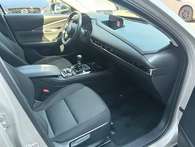 Mazda CX-30 view 12