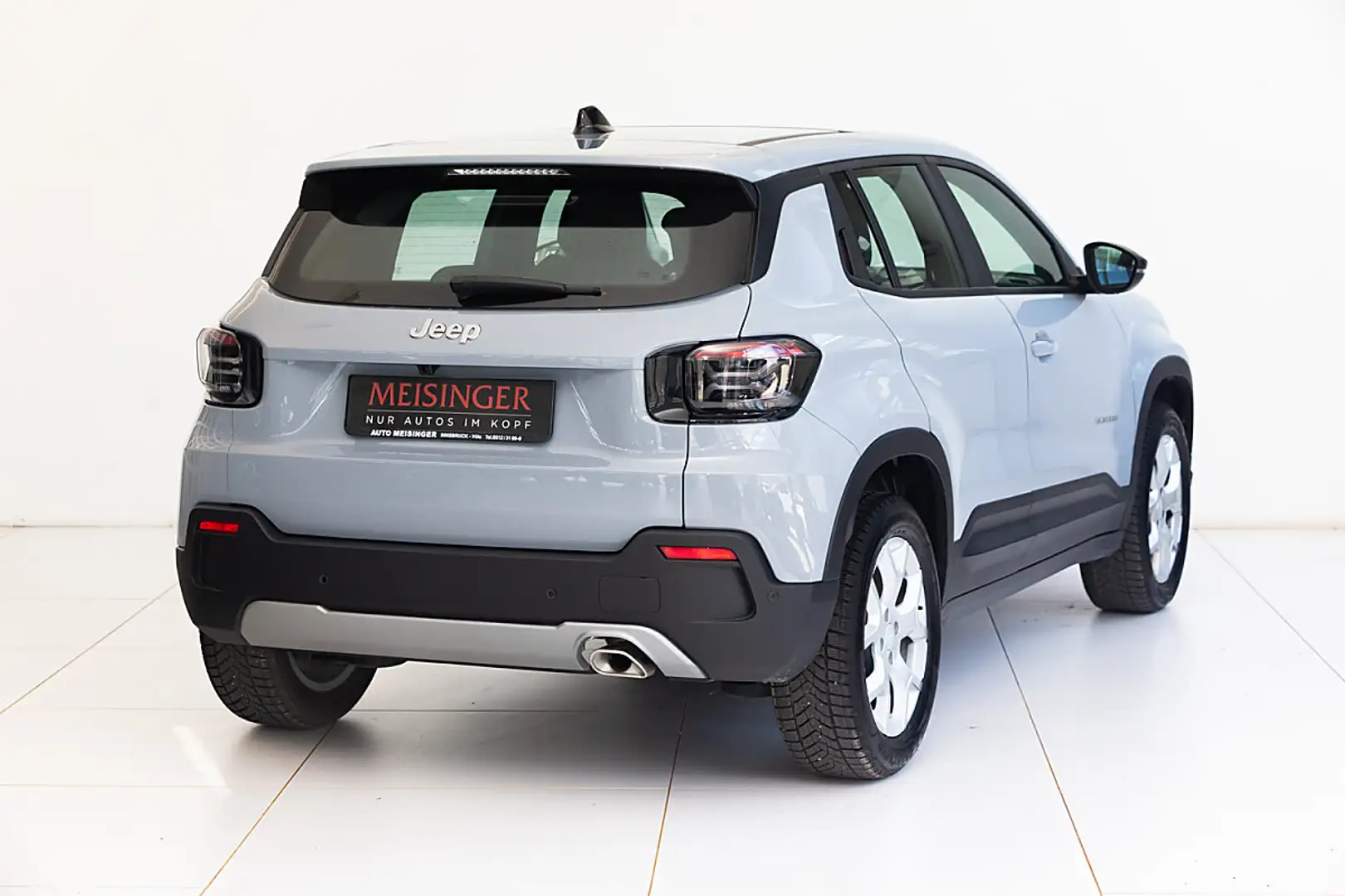 Jeep Avenger 1.2 GSE T3 Altitude Grau - 2